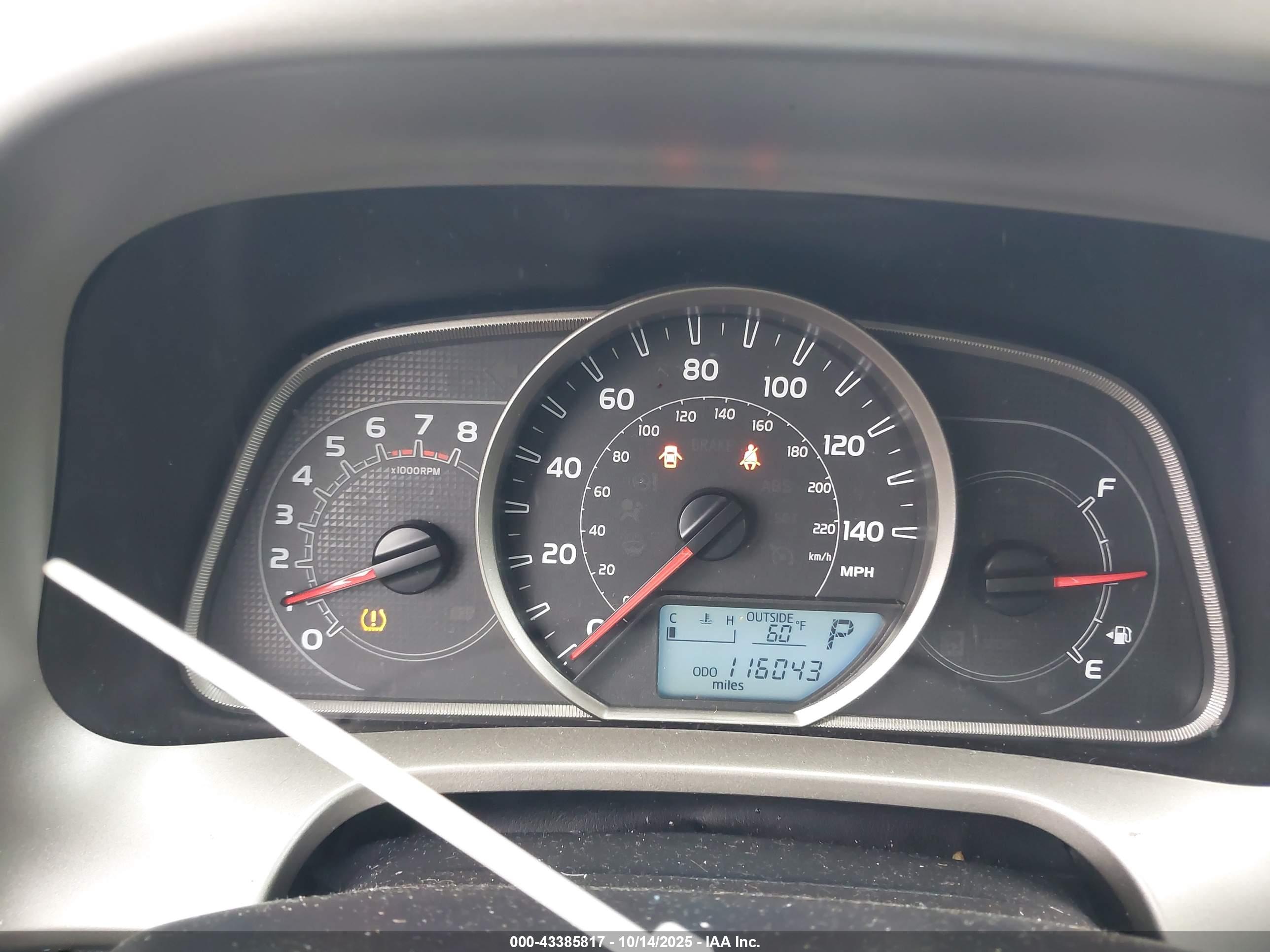 TOYOTA RAV4 image 7