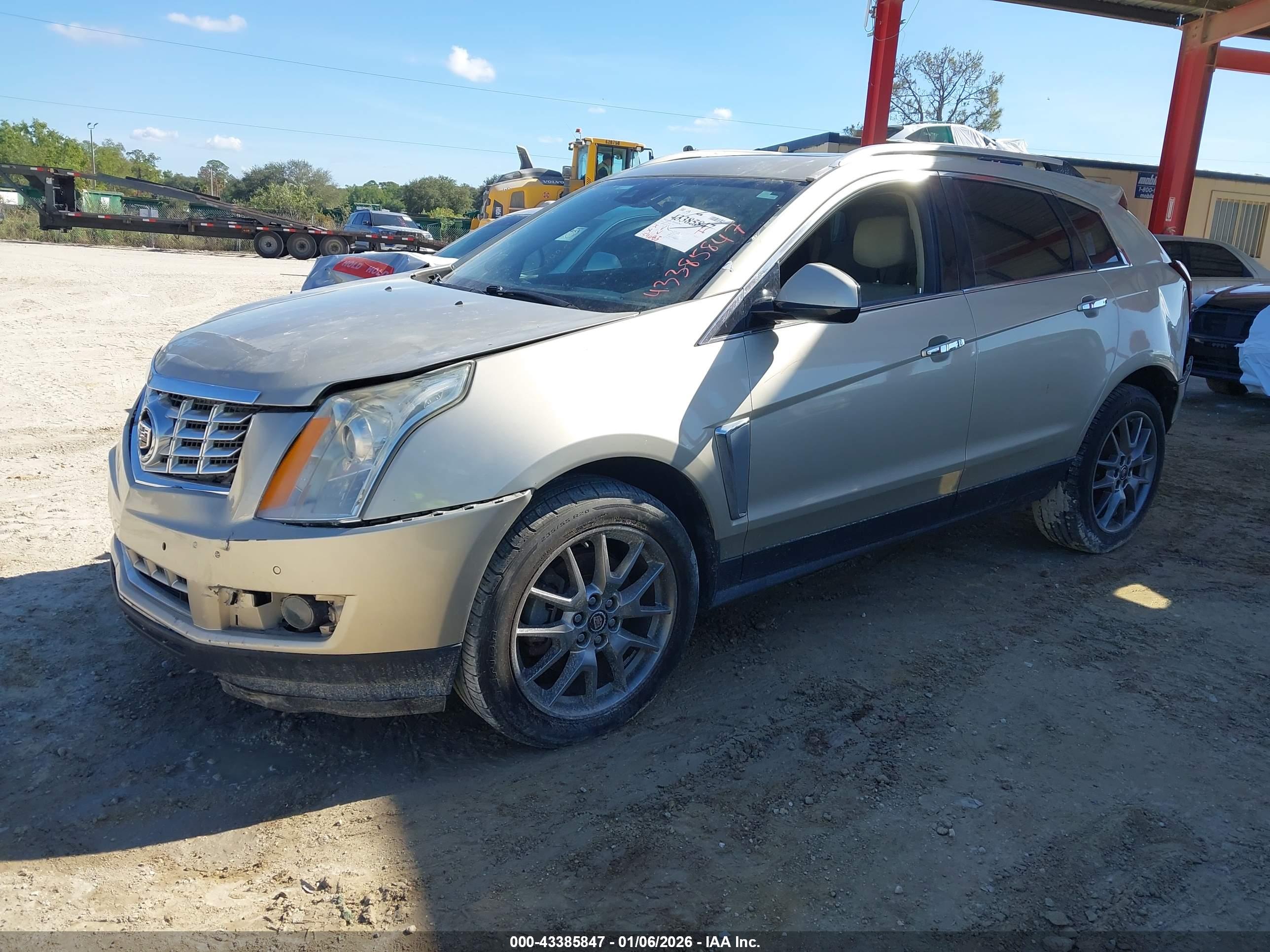 CADILLAC SRX image 2