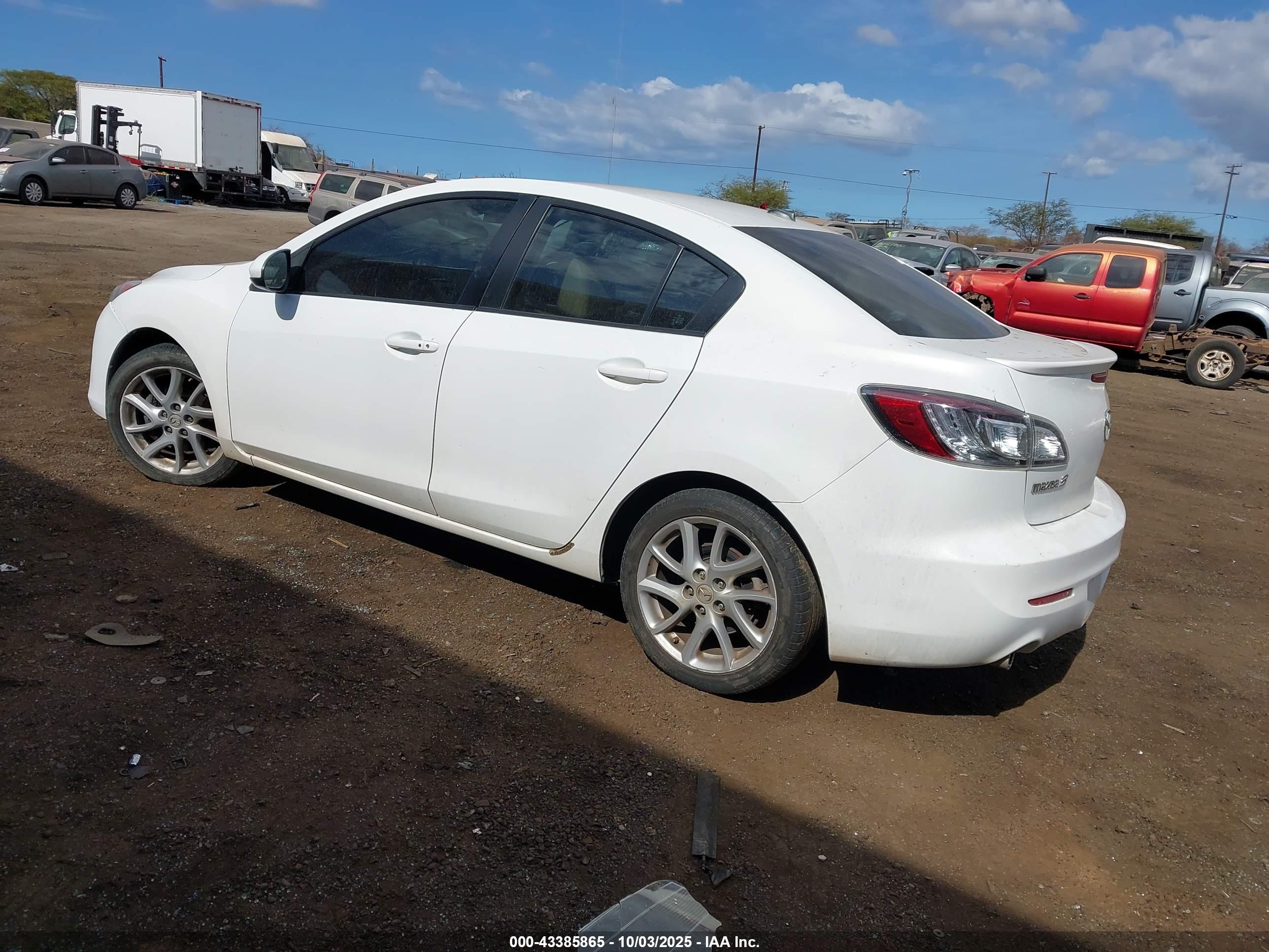 MAZDA MAZDA3 image 3