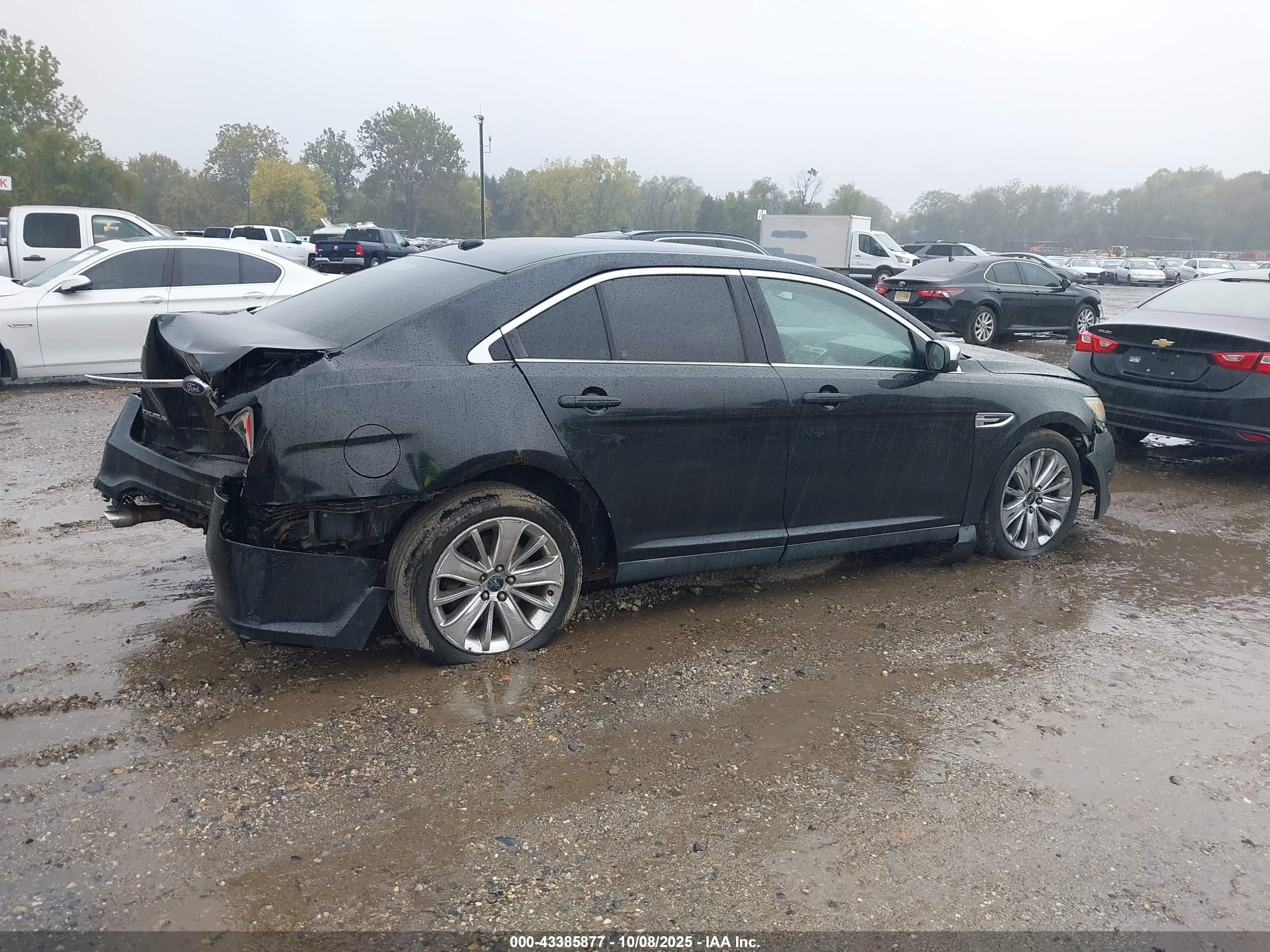 FORD TAURUS image 4