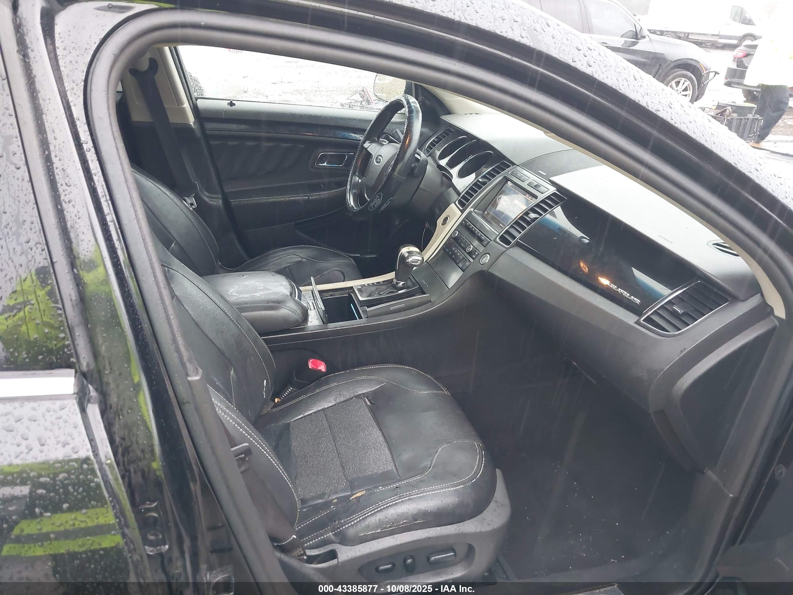 FORD TAURUS image 5