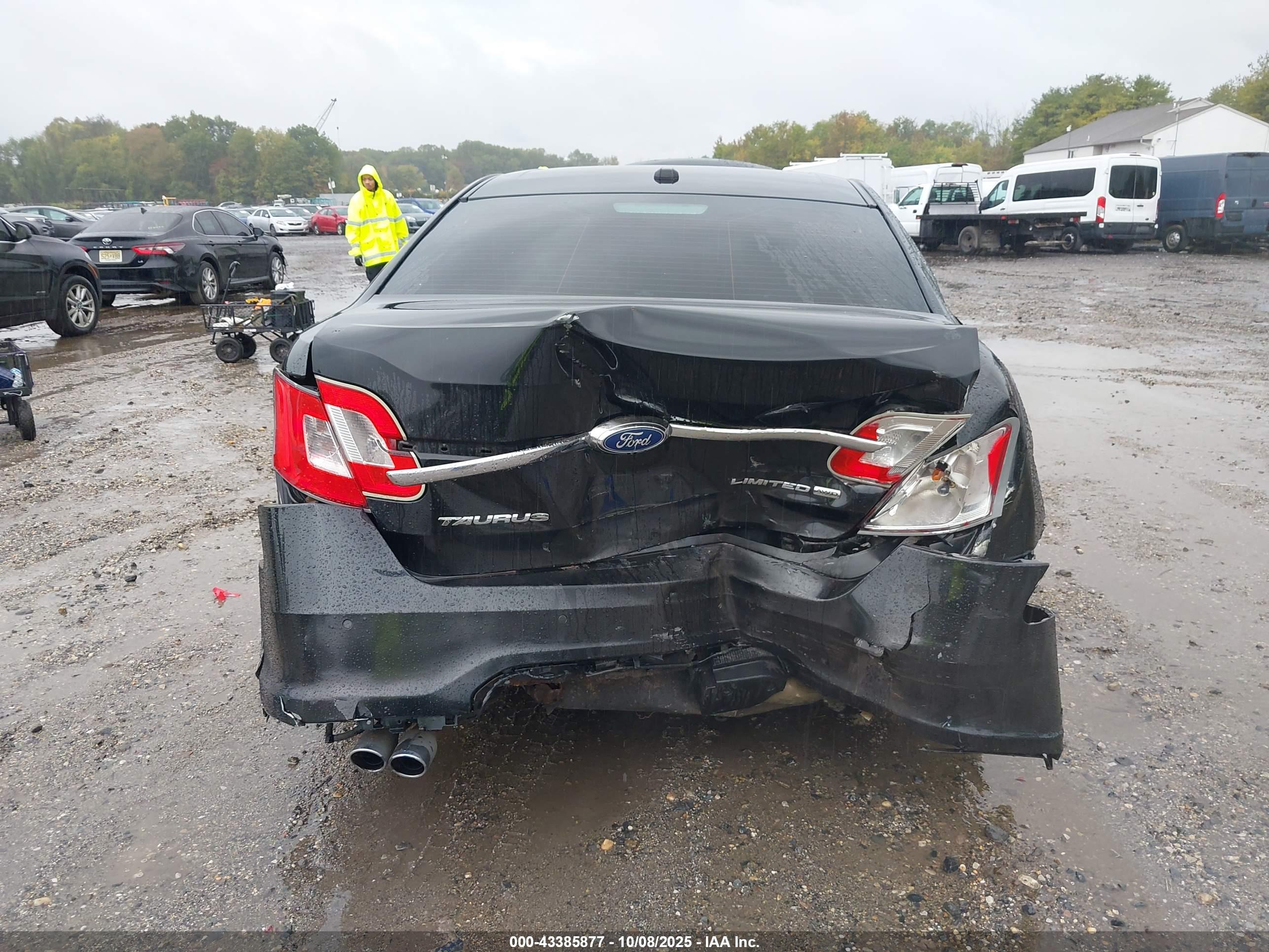 FORD TAURUS image 6