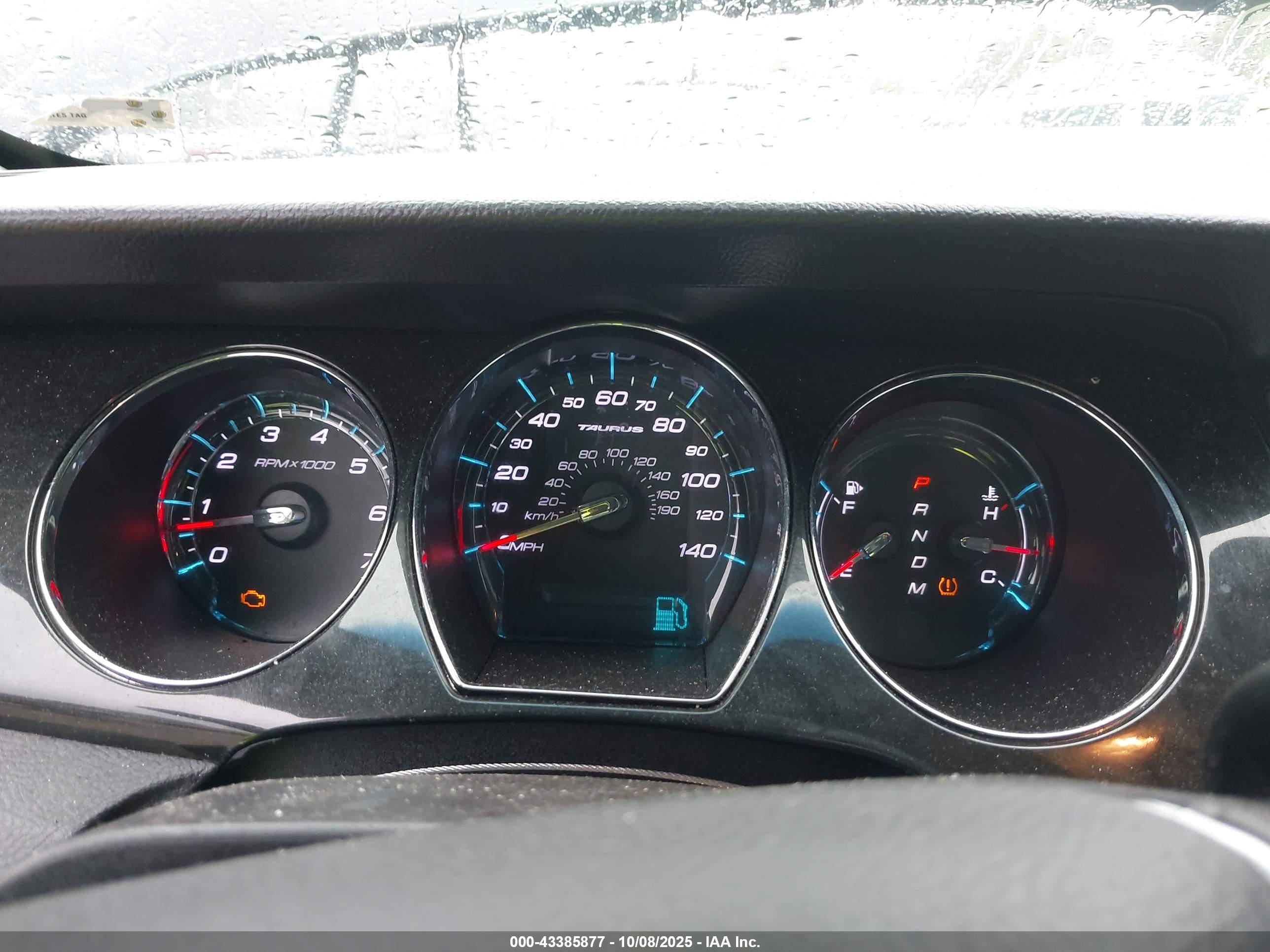 FORD TAURUS image 7