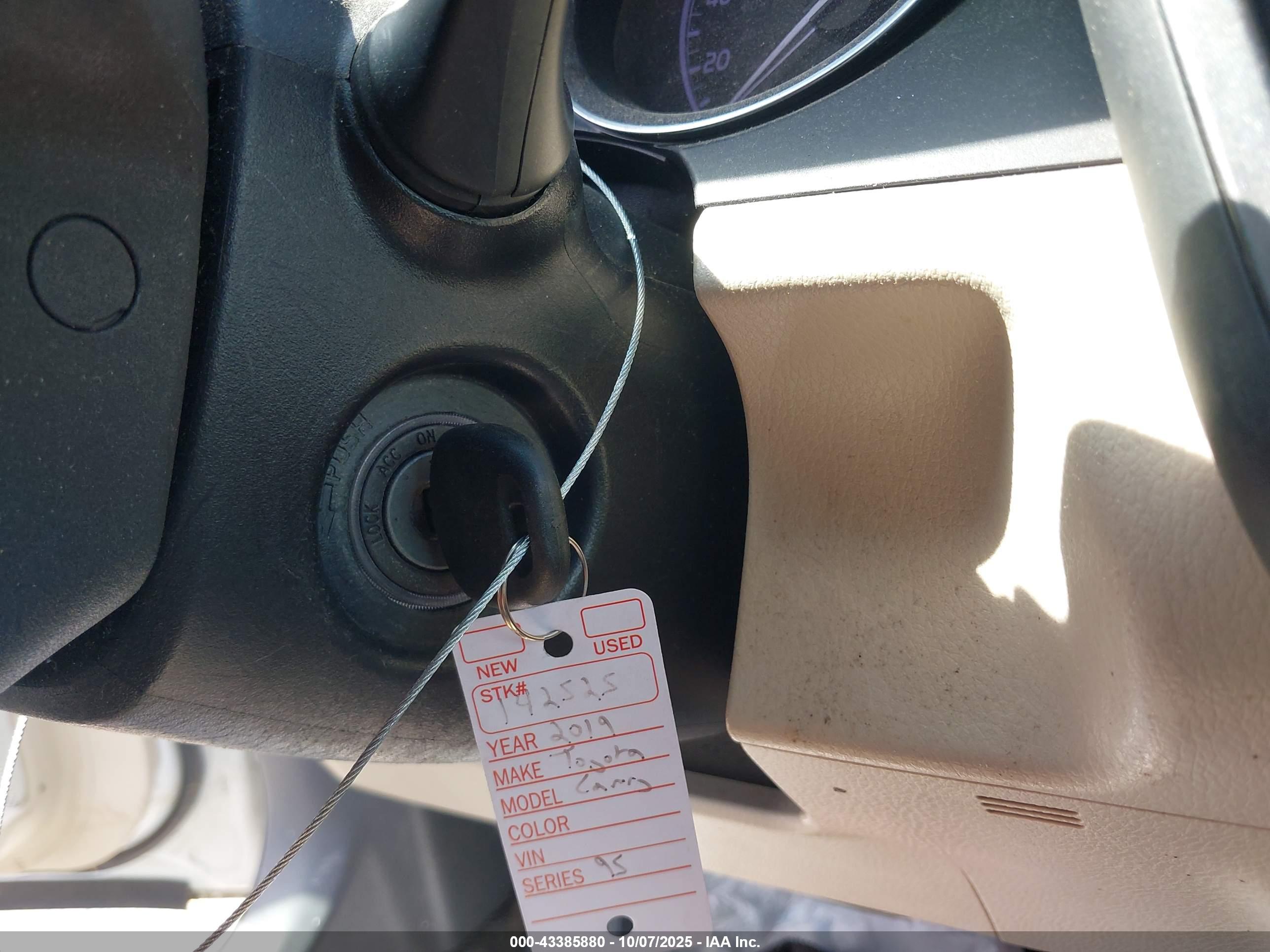 TOYOTA CAMRY image 11