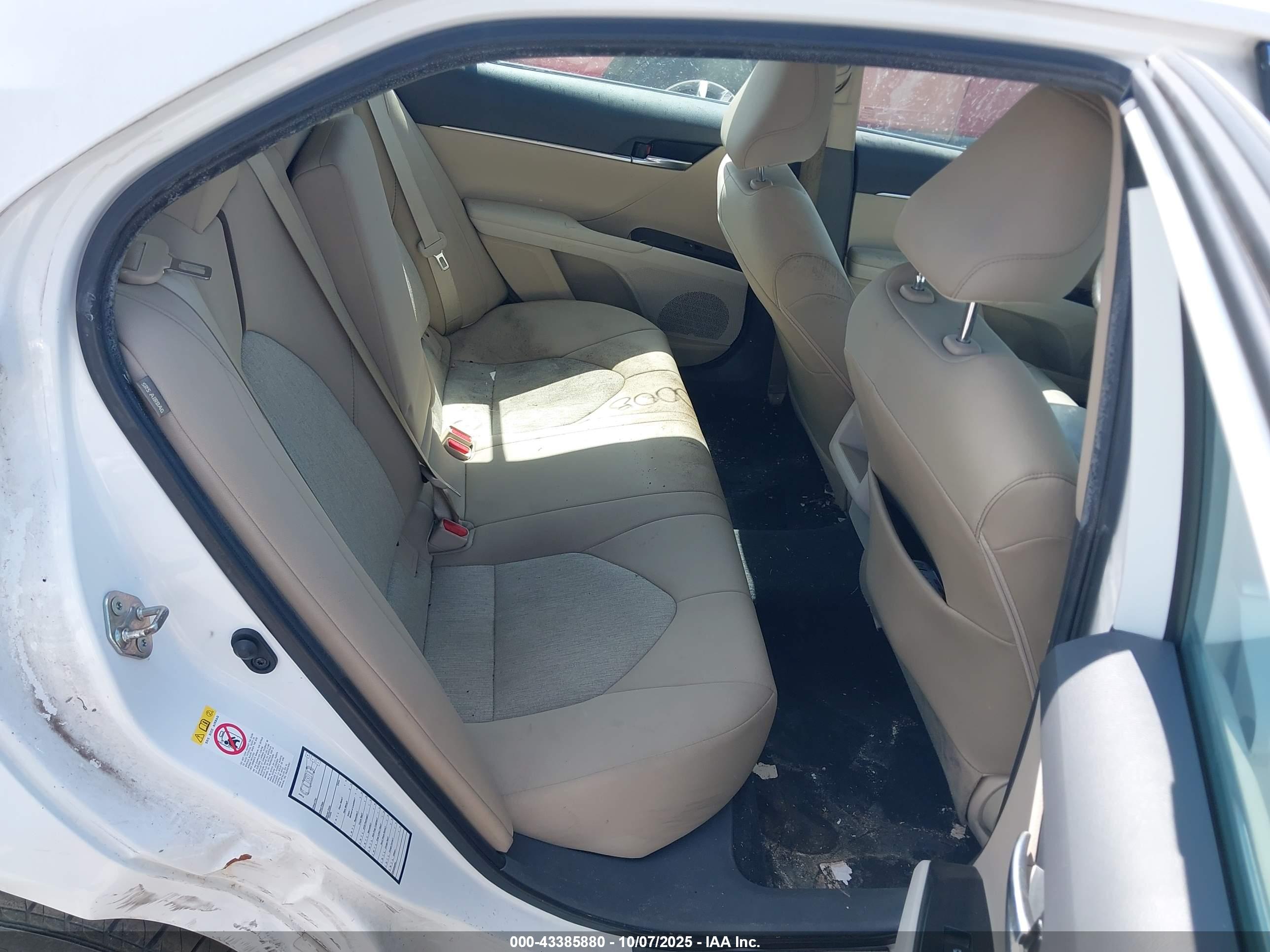 TOYOTA CAMRY image 8