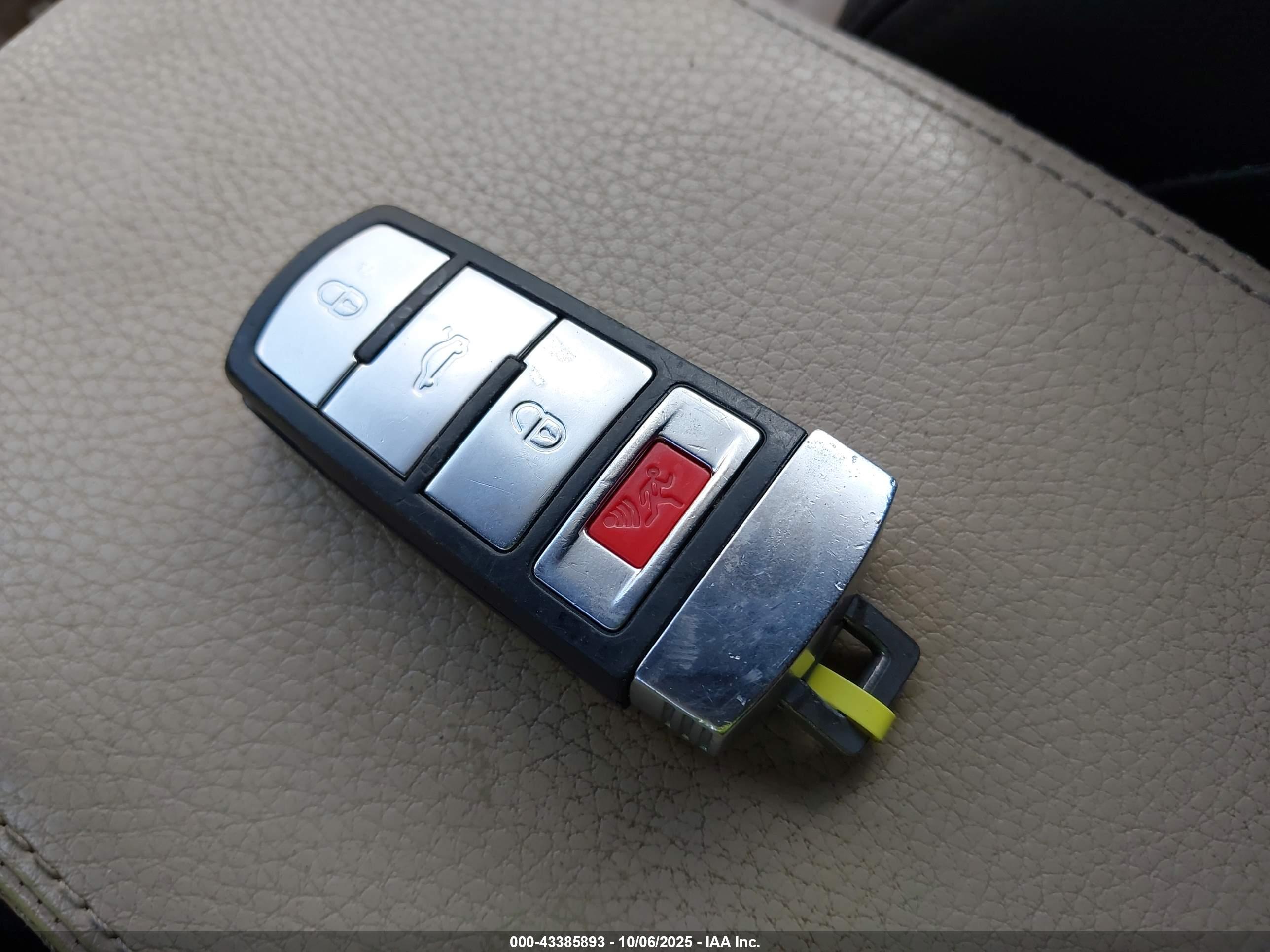 VOLKSWAGEN CC image 11