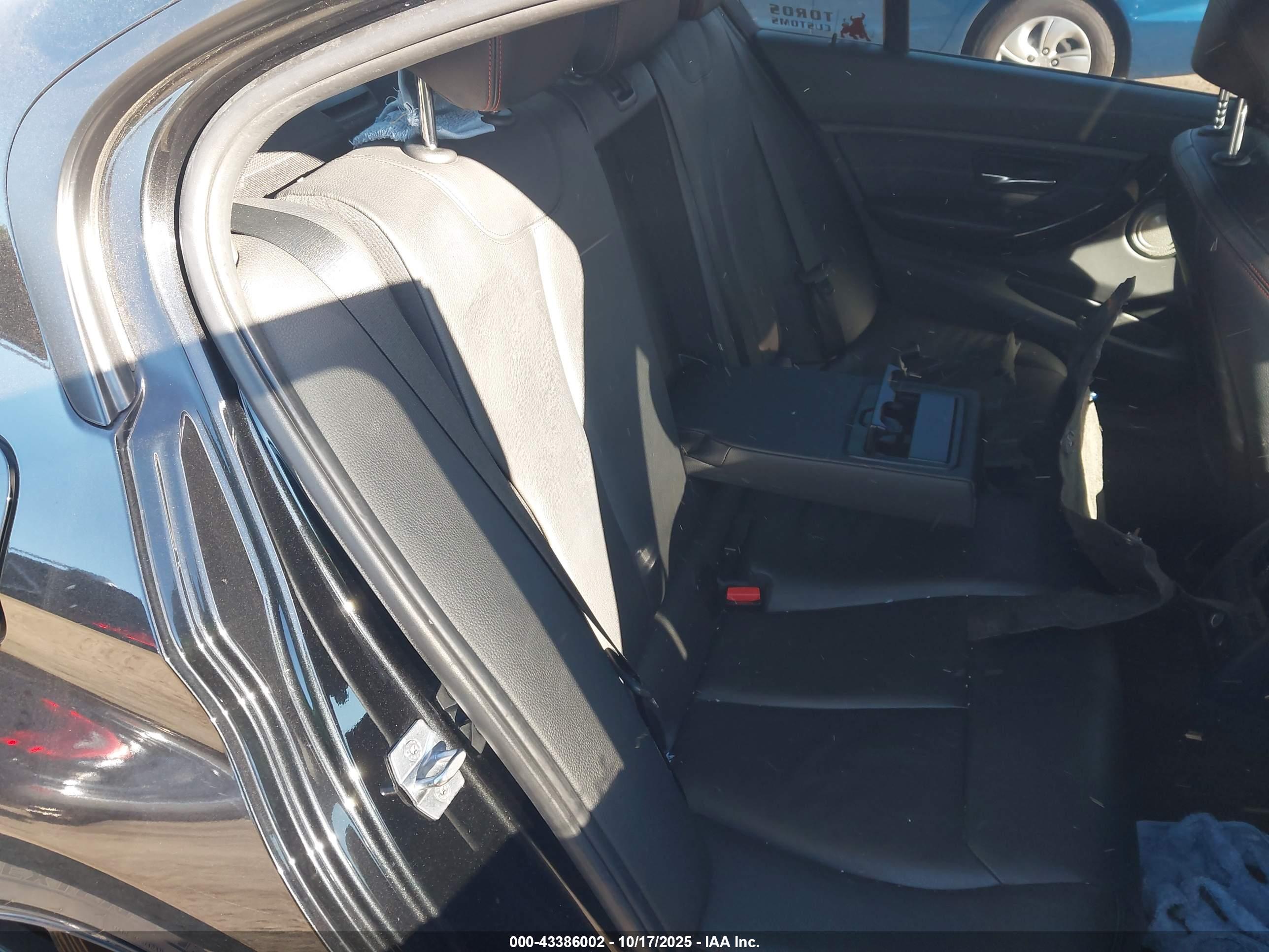 BMW 335I image 8