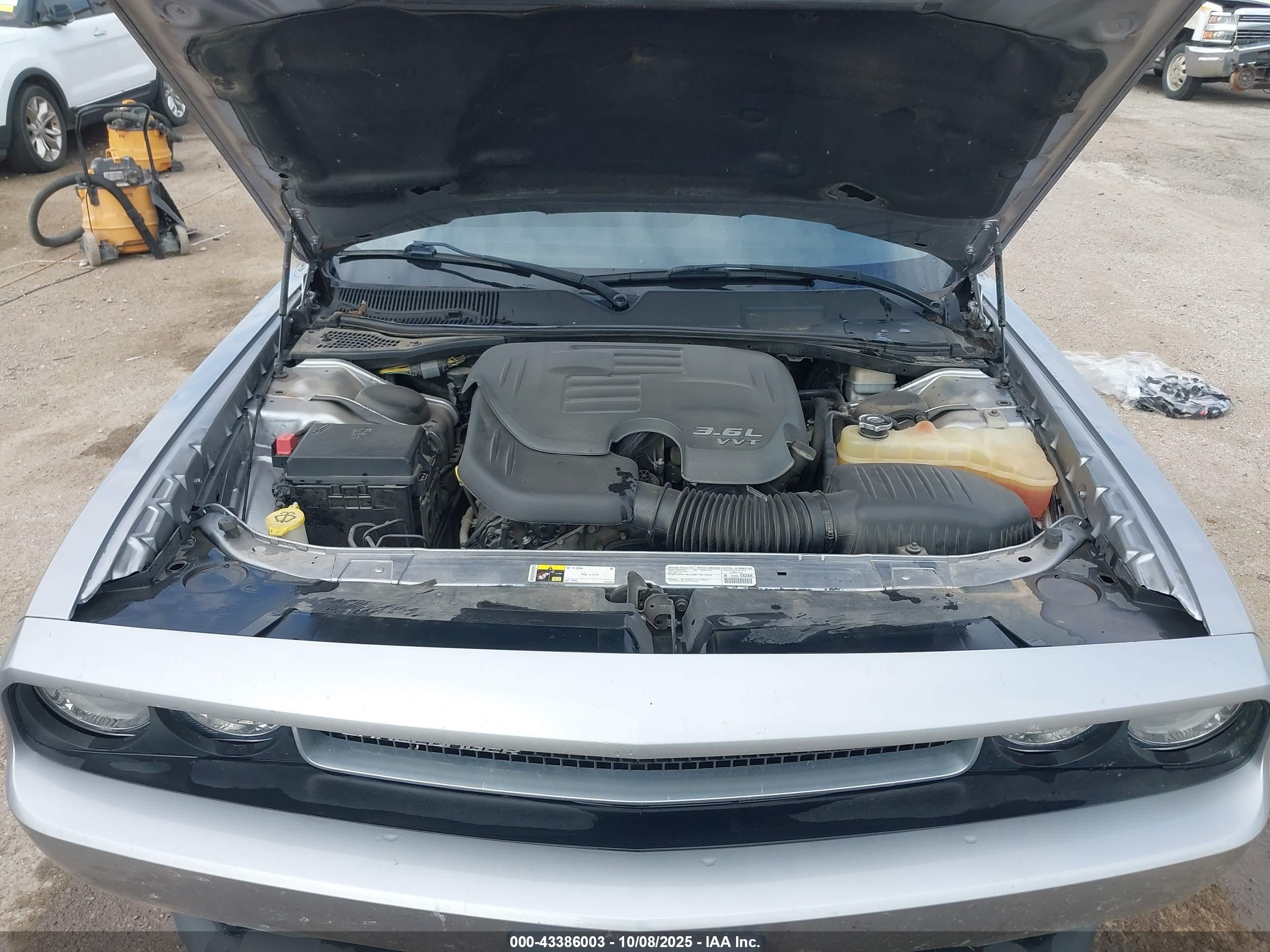 DODGE CHALLENGER image 10