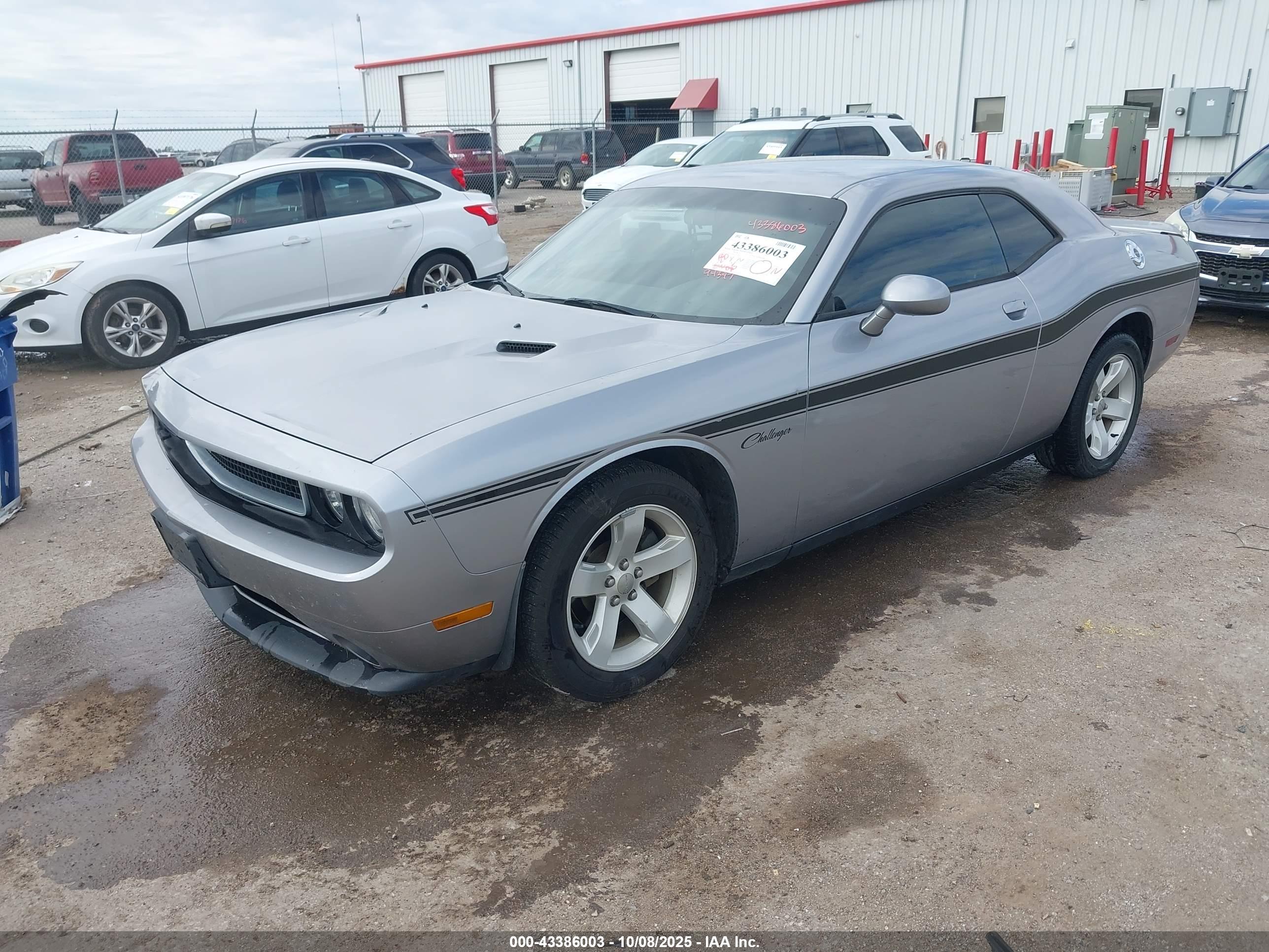 DODGE CHALLENGER image 2