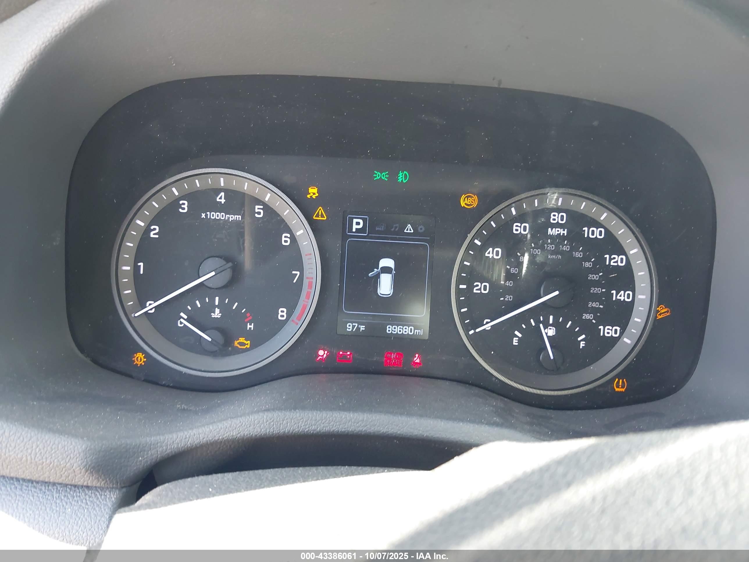 HYUNDAI TUCSON image 7
