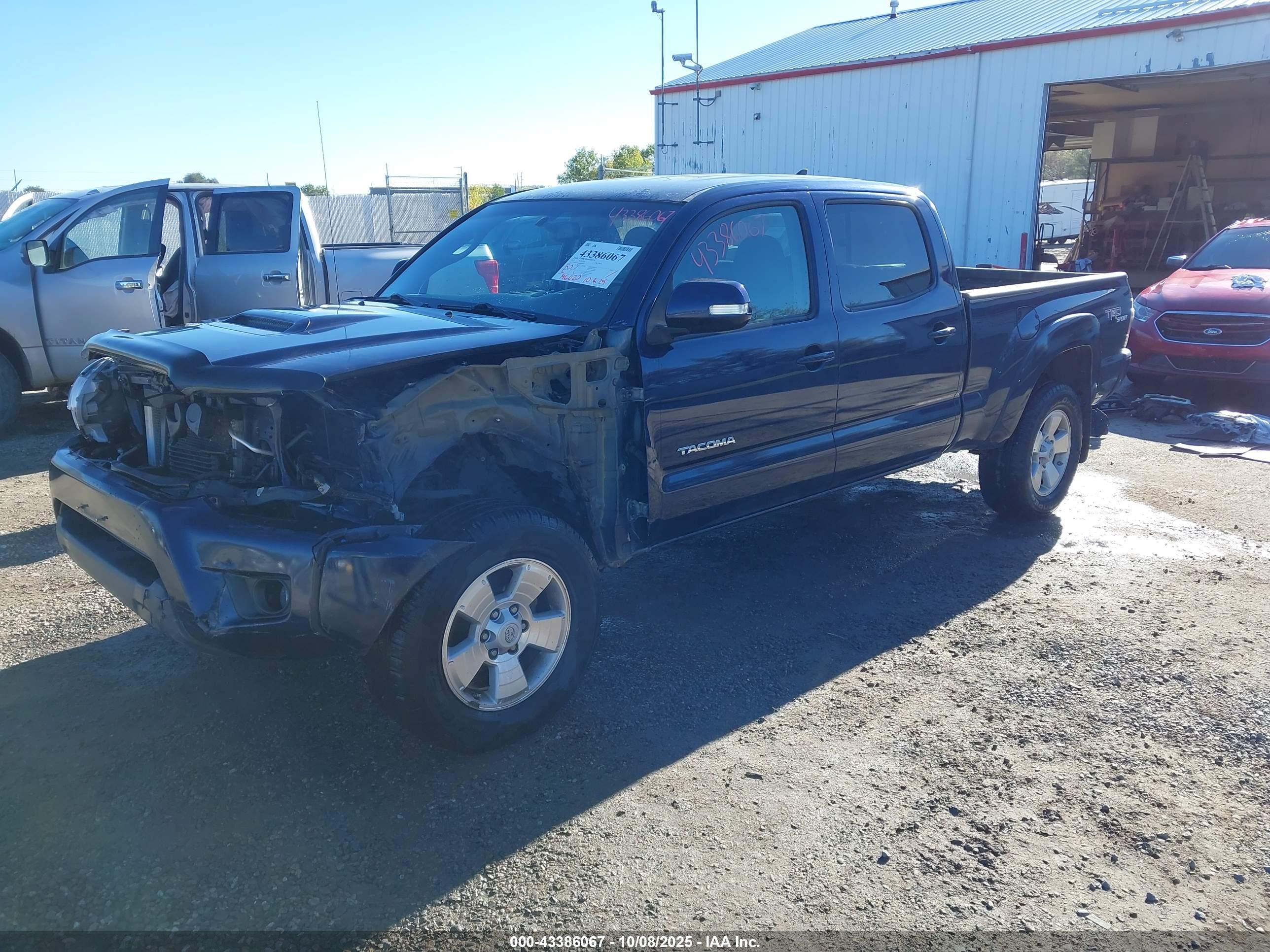 TOYOTA TACOMA image 2