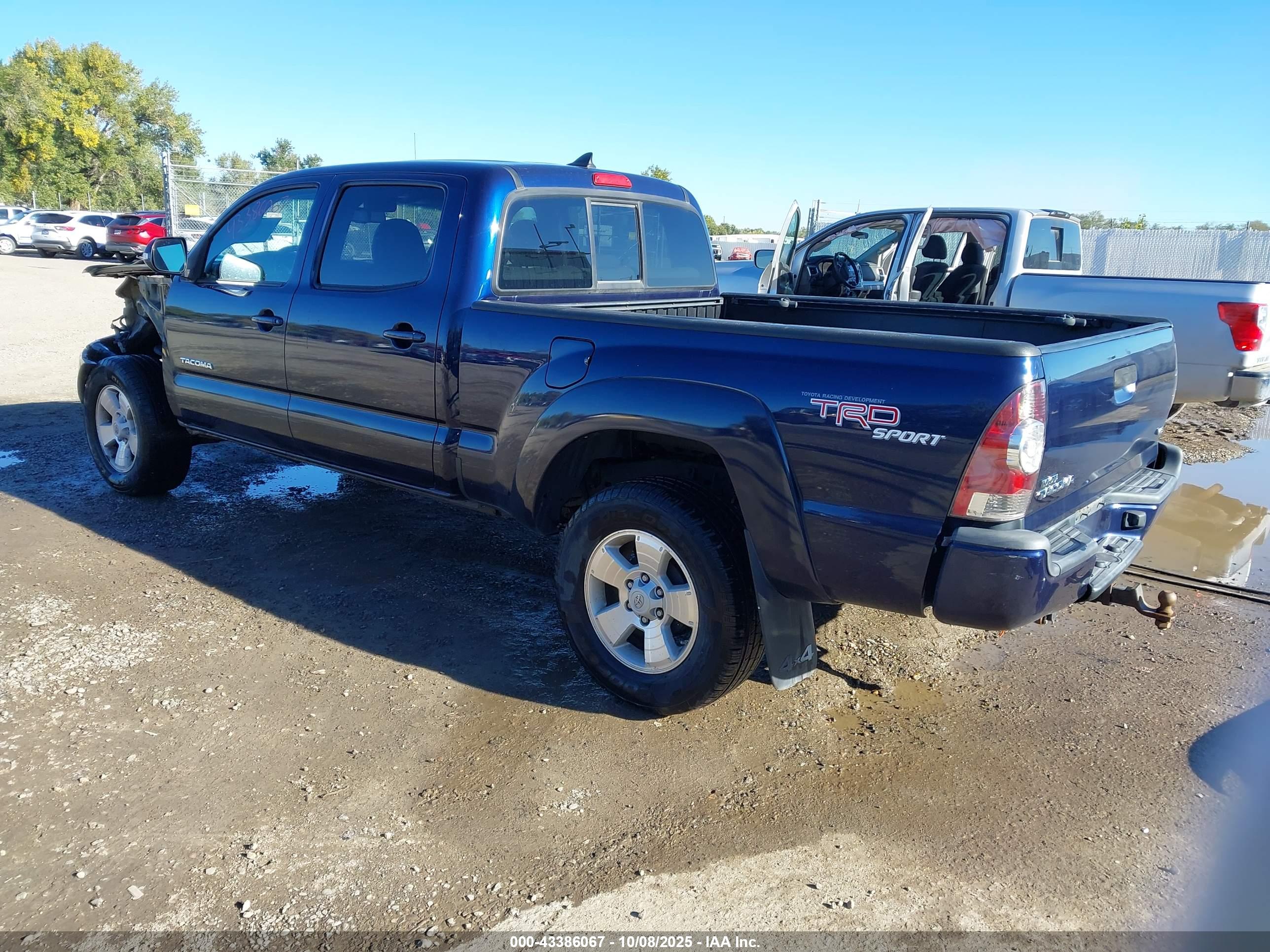 TOYOTA TACOMA image 3