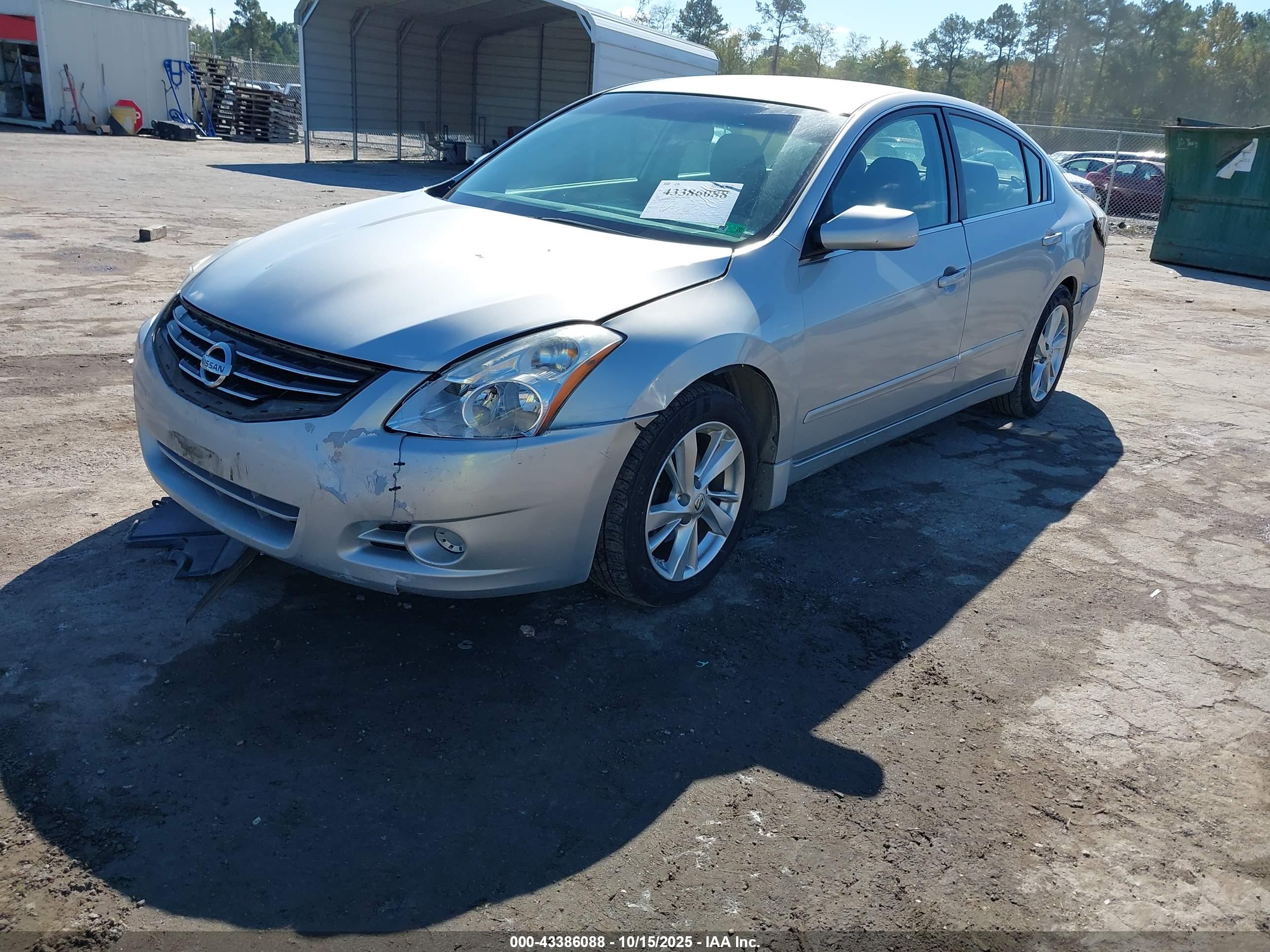 NISSAN ALTIMA image 2