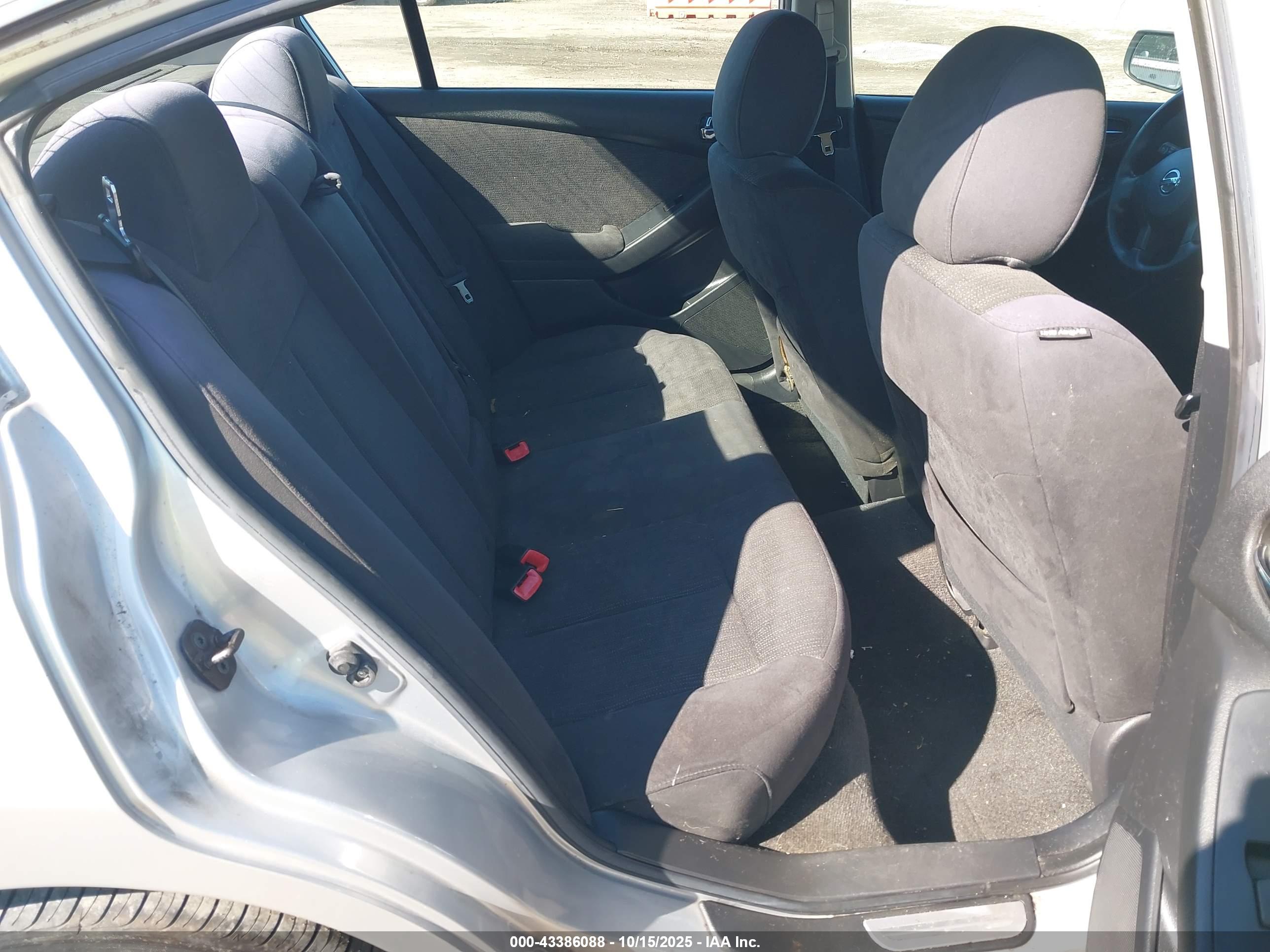 NISSAN ALTIMA image 8
