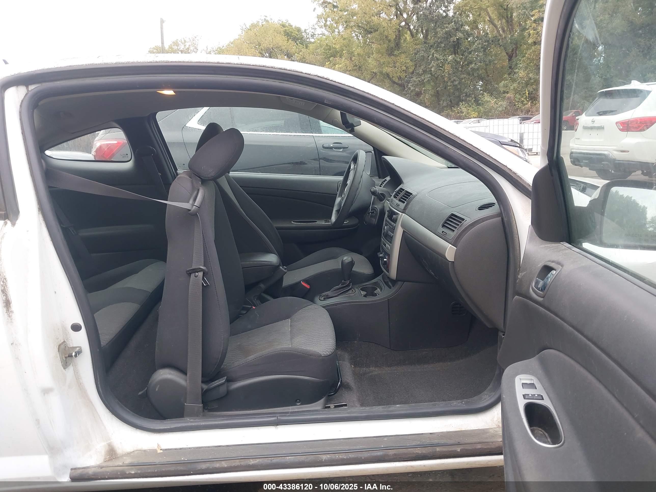 CHEVROLET COBALT image 5