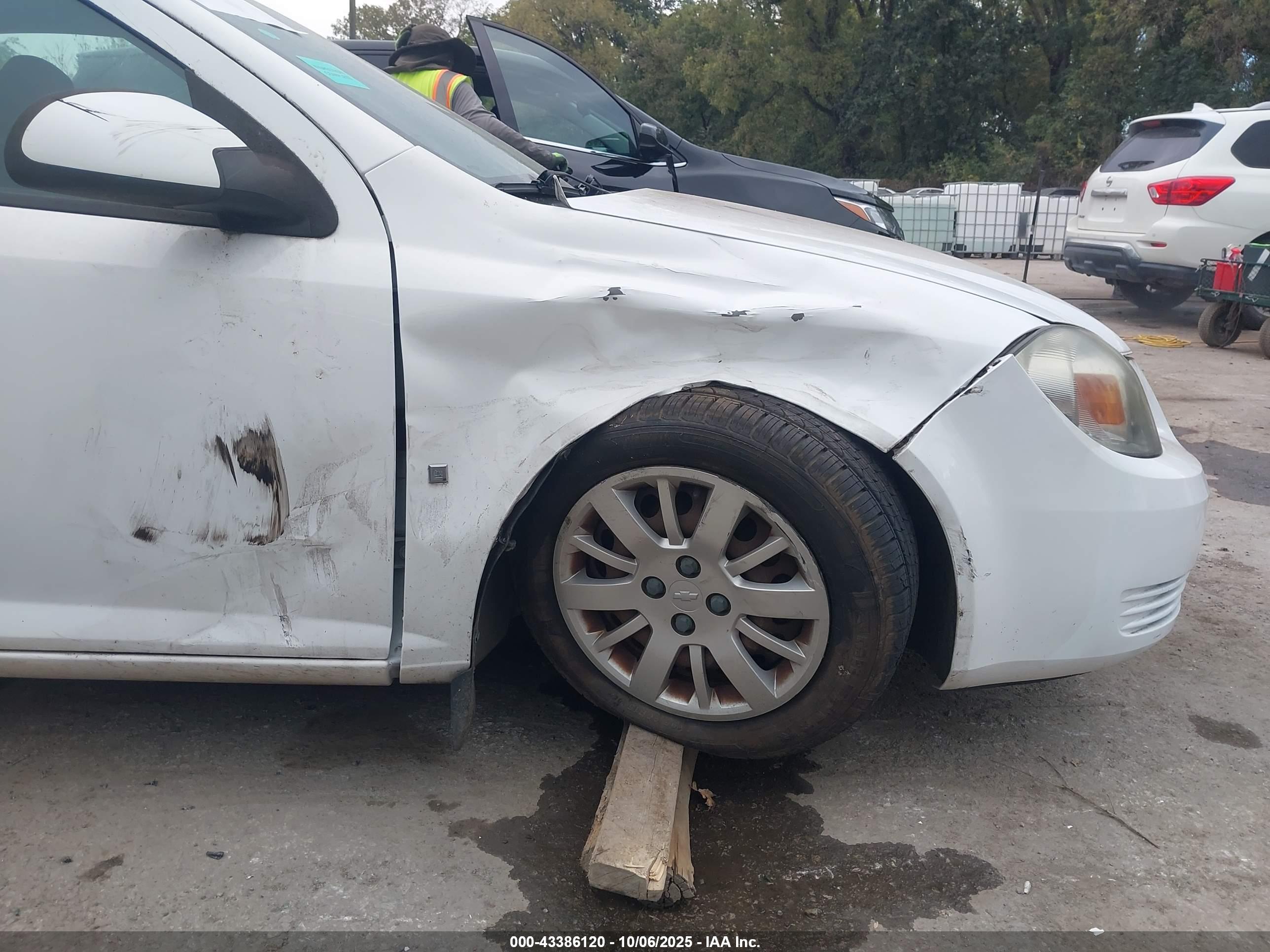 CHEVROLET COBALT image 6