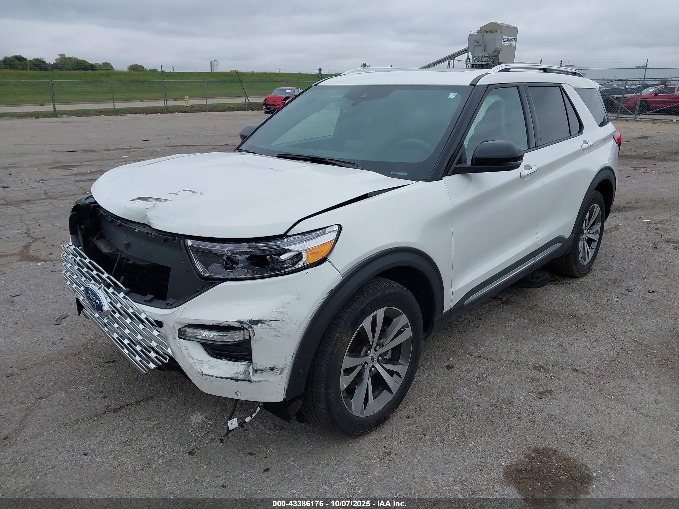 FORD EXPLORER image 2
