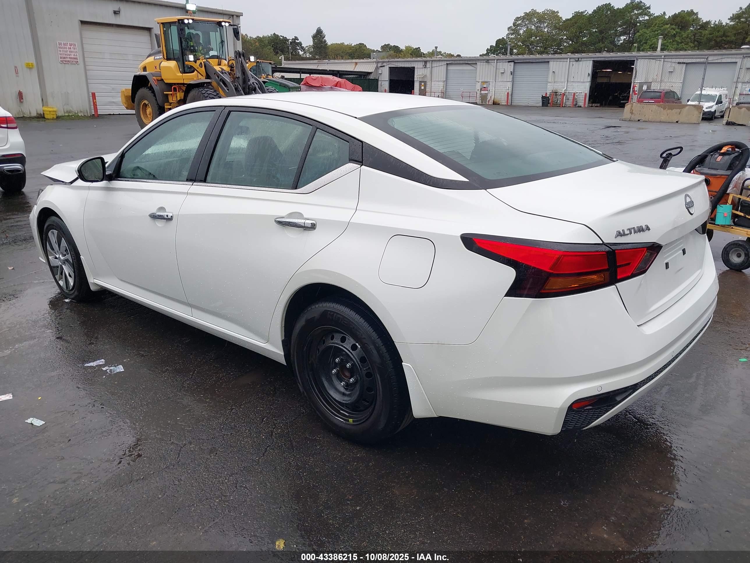 NISSAN ALTIMA image 3