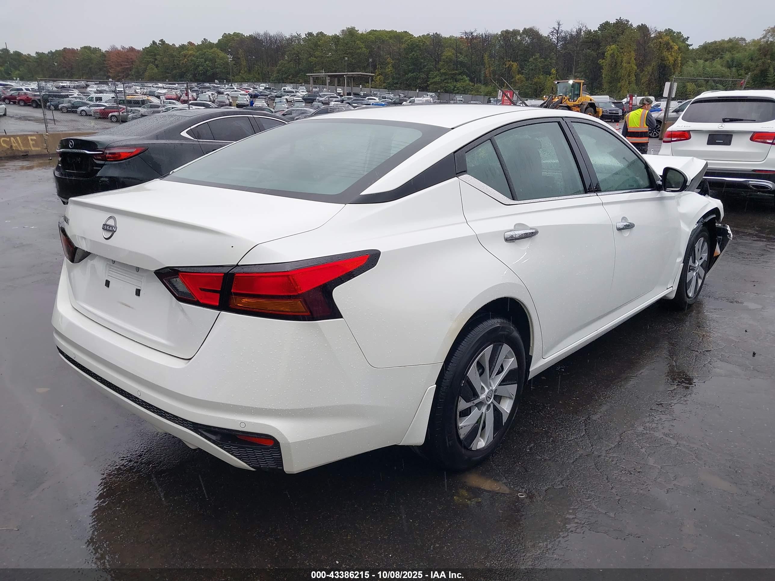 NISSAN ALTIMA image 4