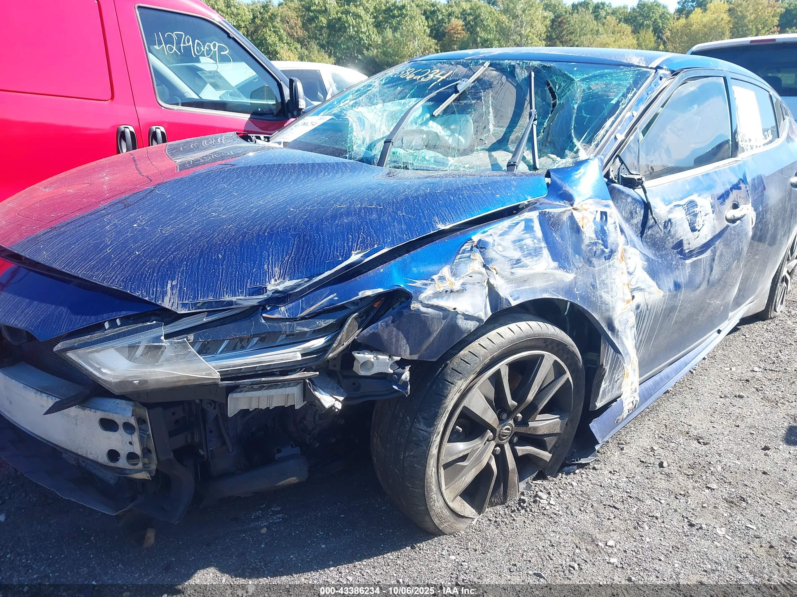 NISSAN MAXIMA image 6