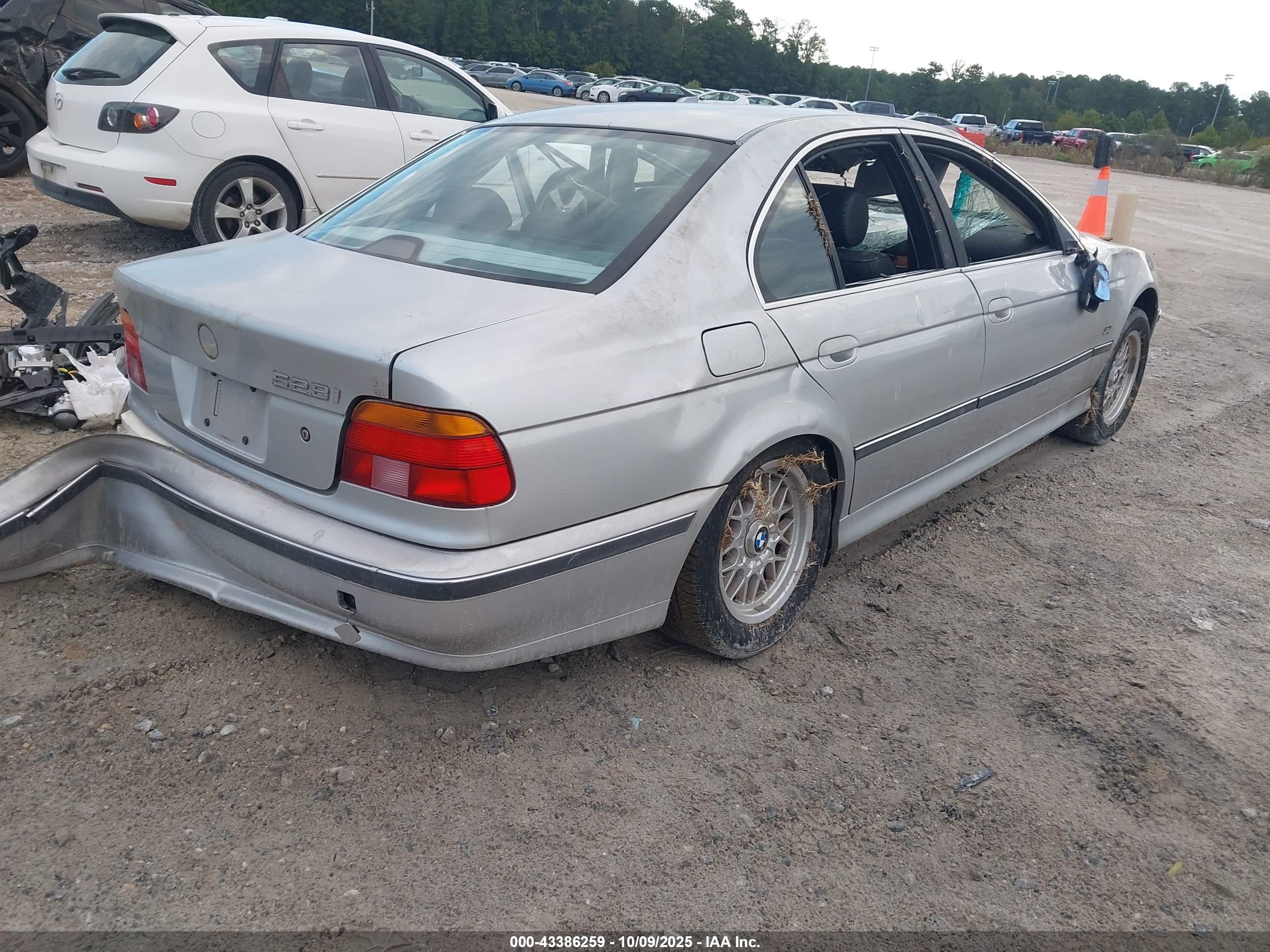 BMW 528 image 4