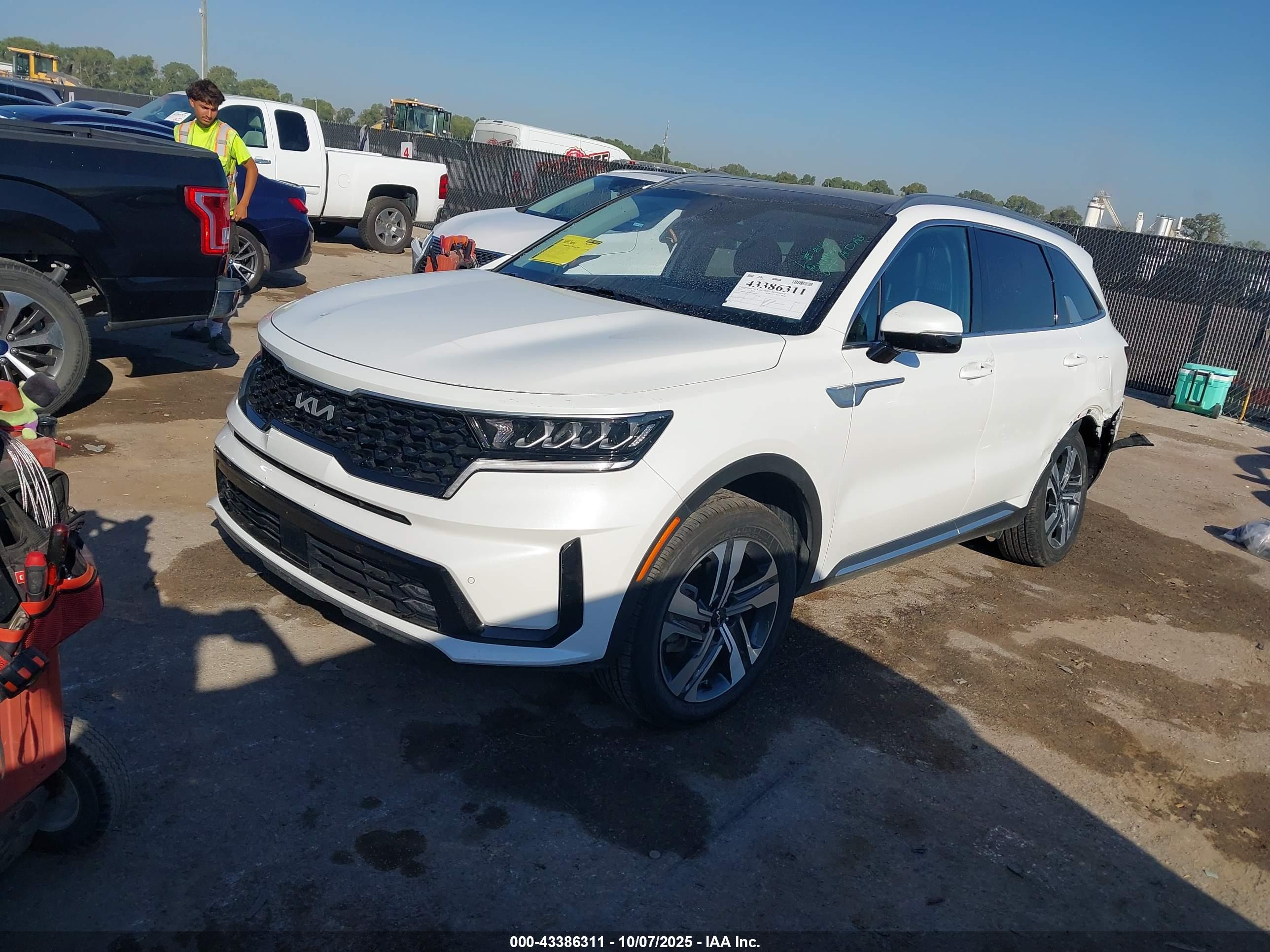 KIA SORENTO image 2
