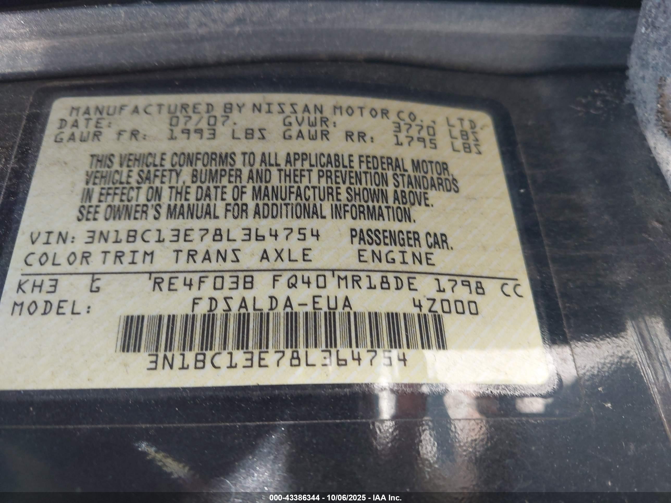 NISSAN VERSA image 9