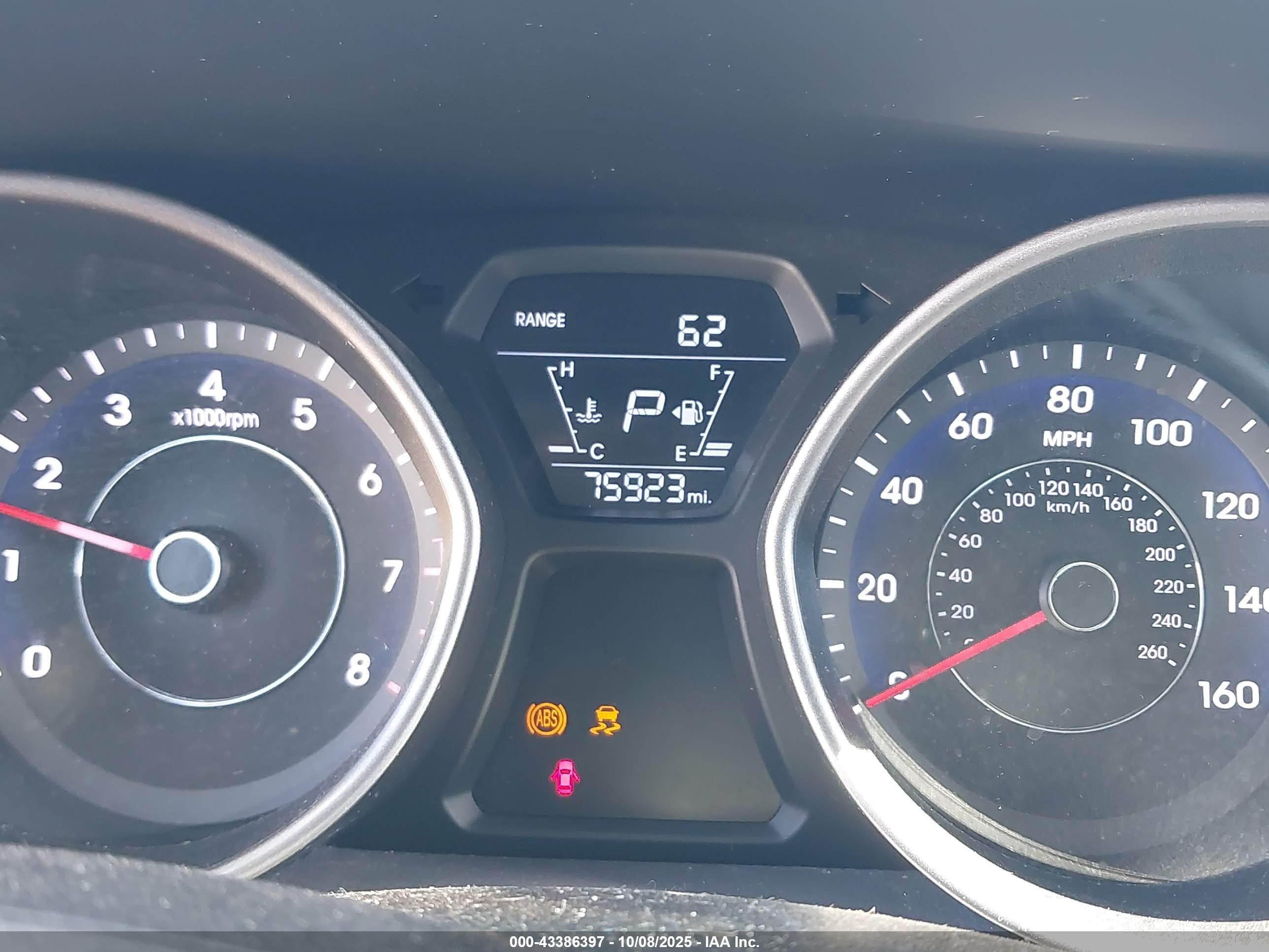 HYUNDAI ELANTRA image 7