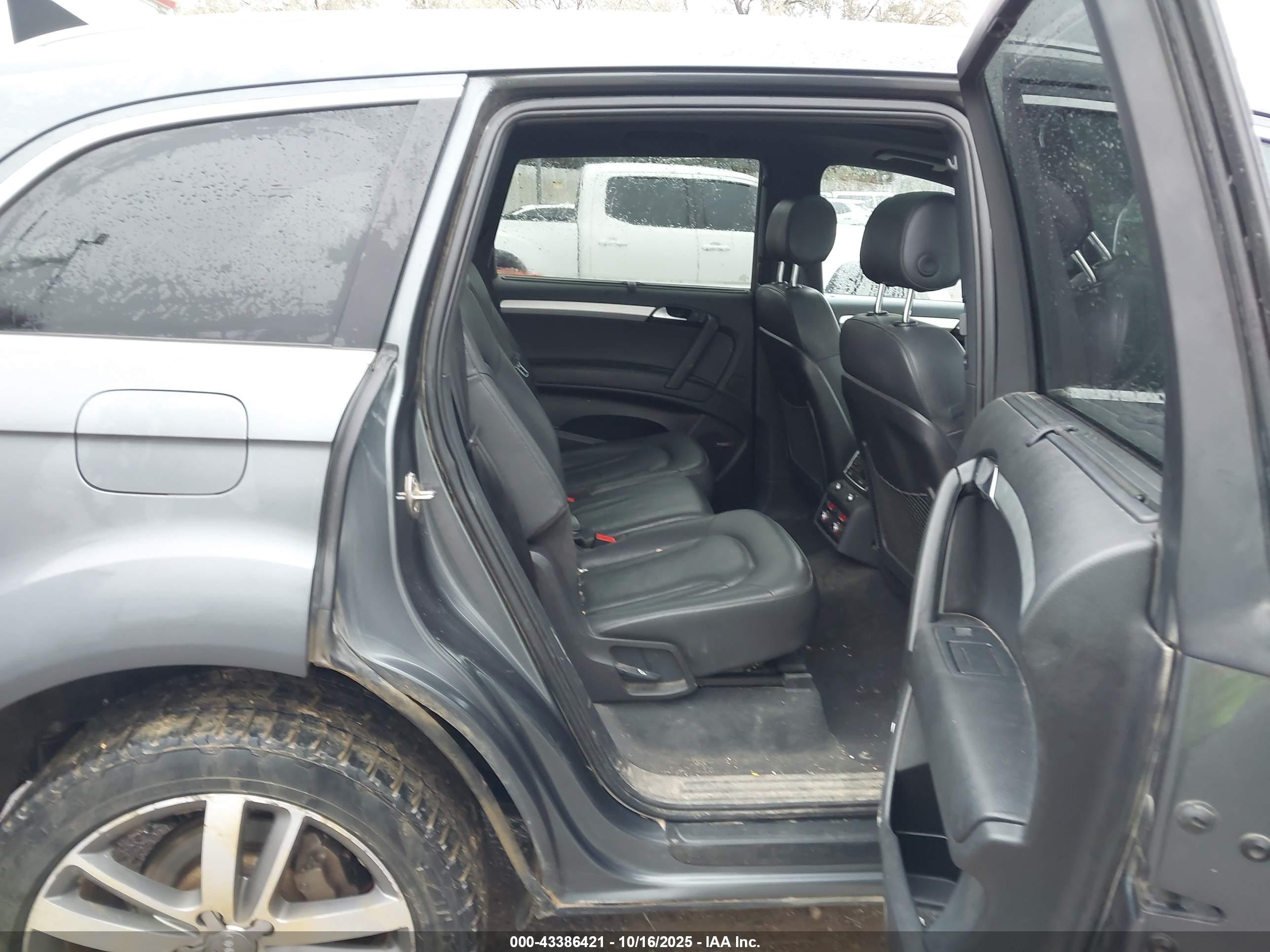 AUDI Q7 image 8