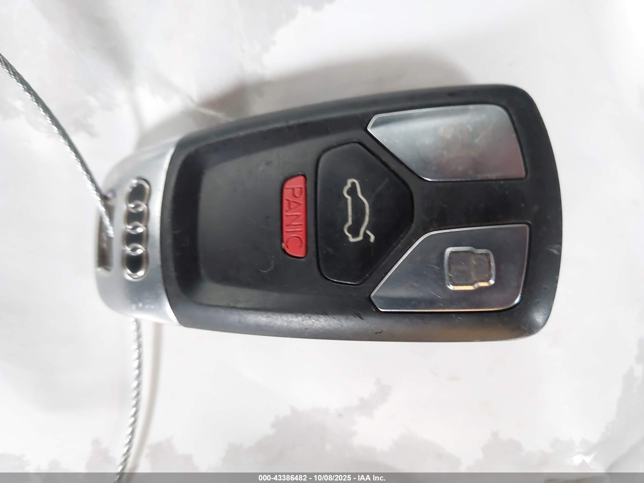 AUDI A4 image 11