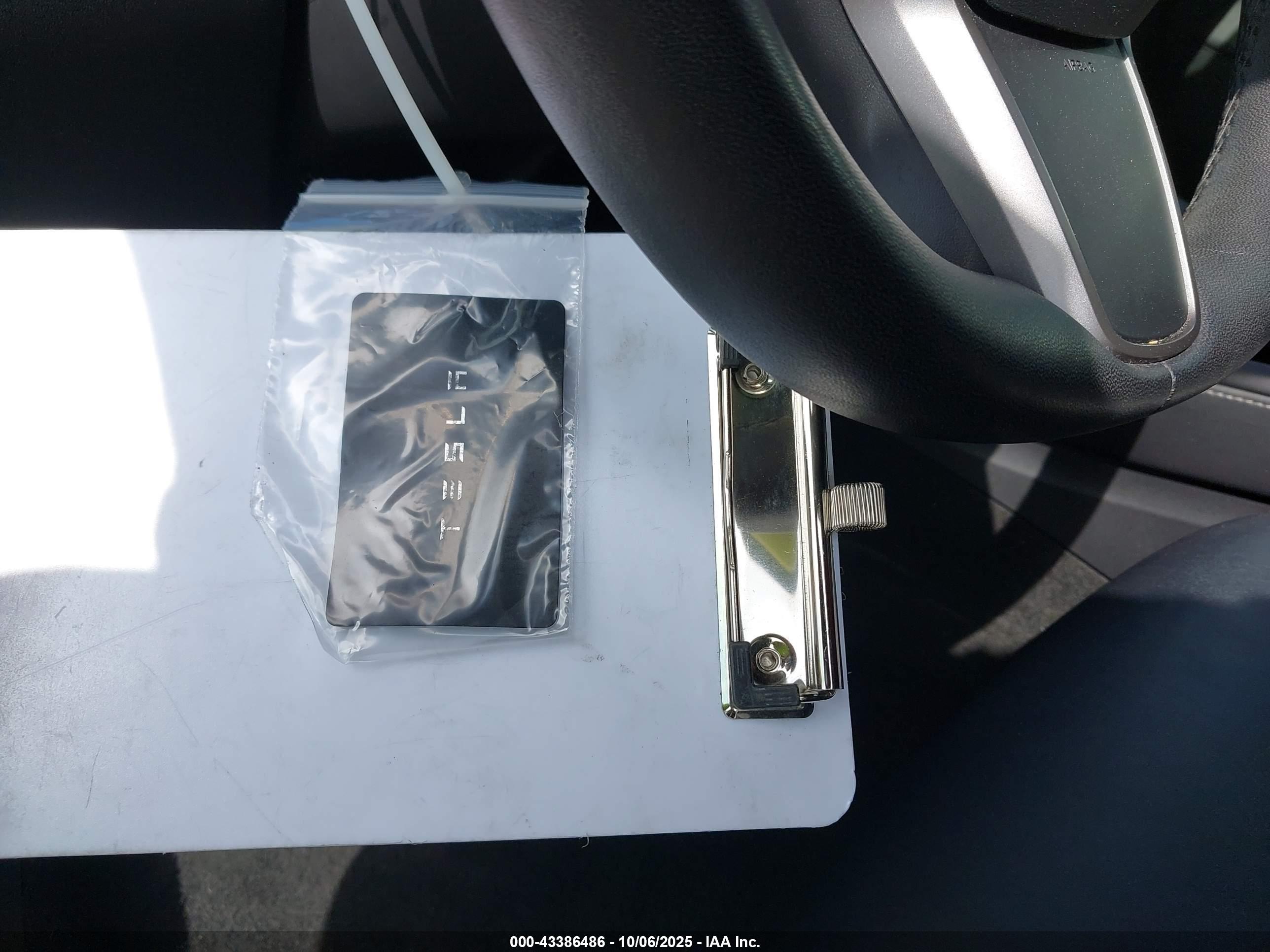 TESLA MODEL image 11
