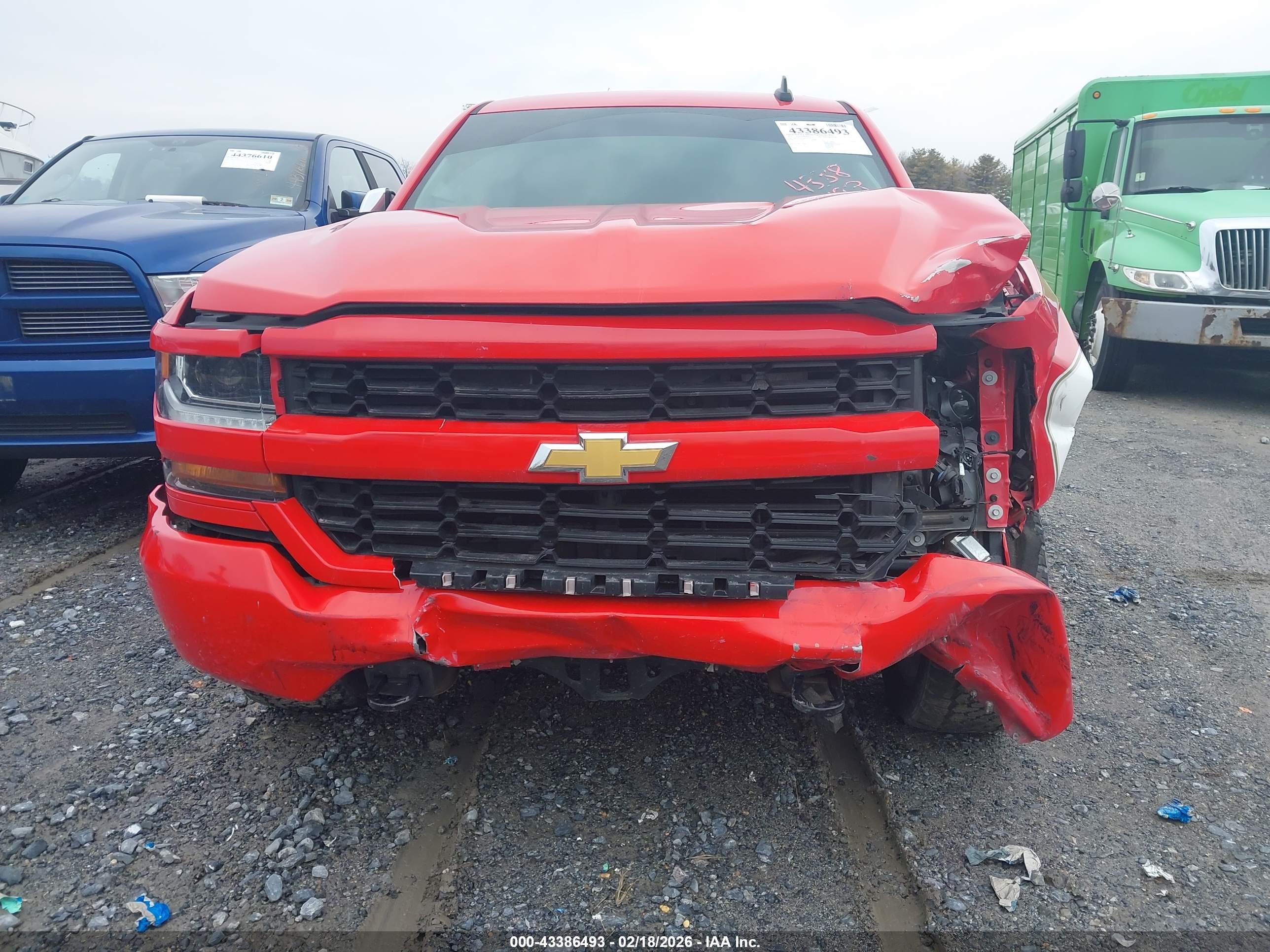 CHEVROLET SILVERADO image 6