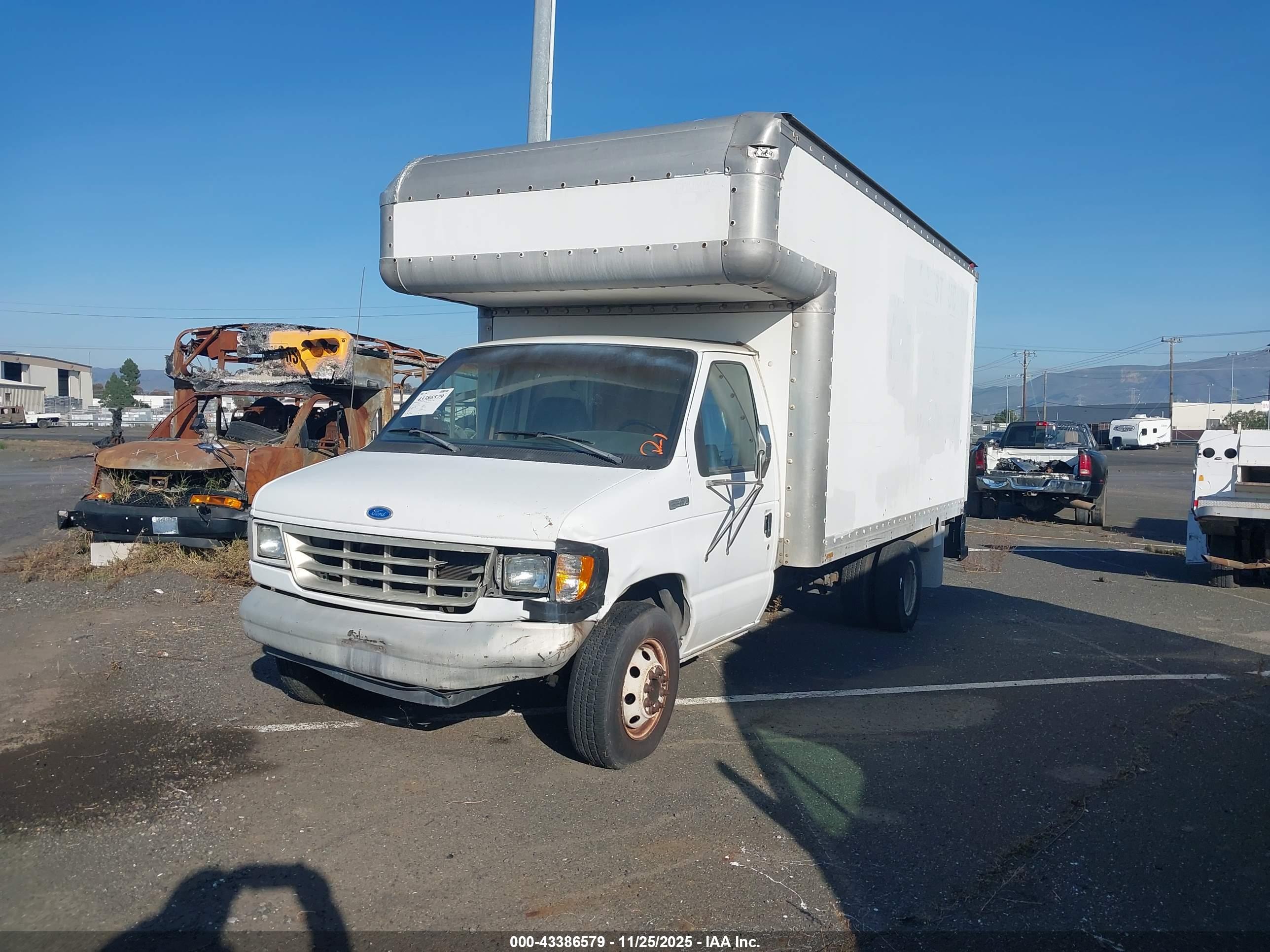 FORD ECONOLINE image 2