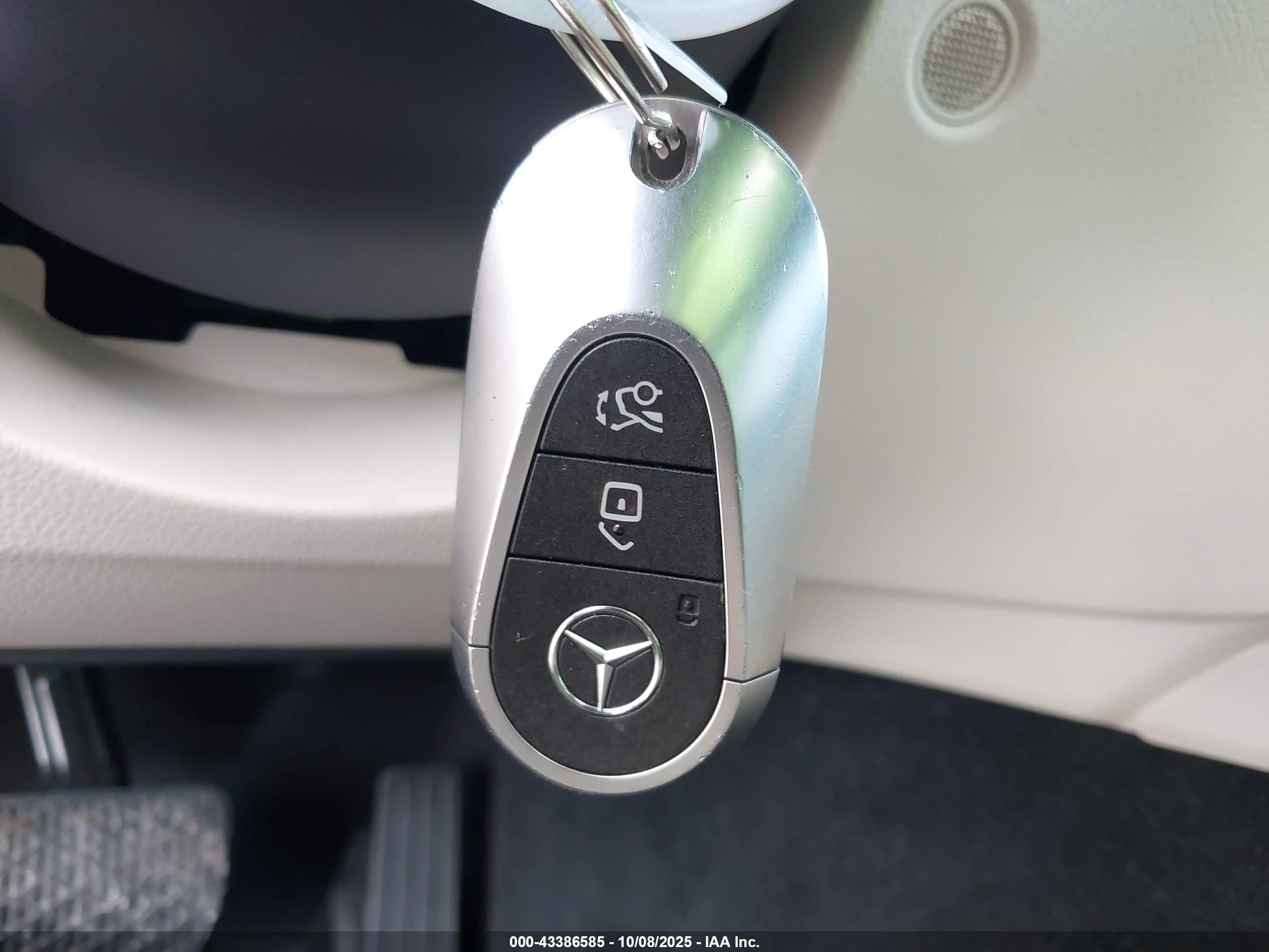 MERCEDES-BENZ C image 11