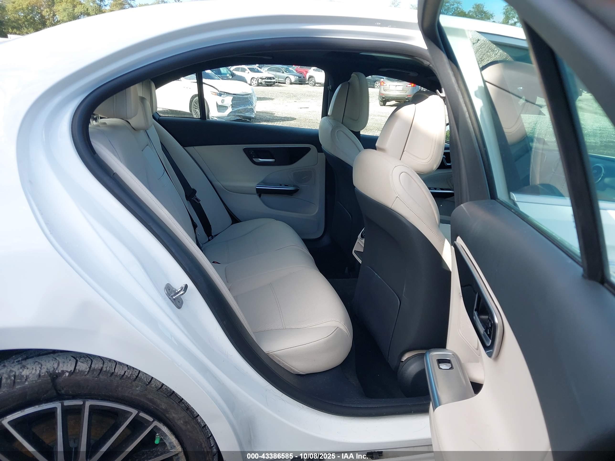 MERCEDES-BENZ C image 8