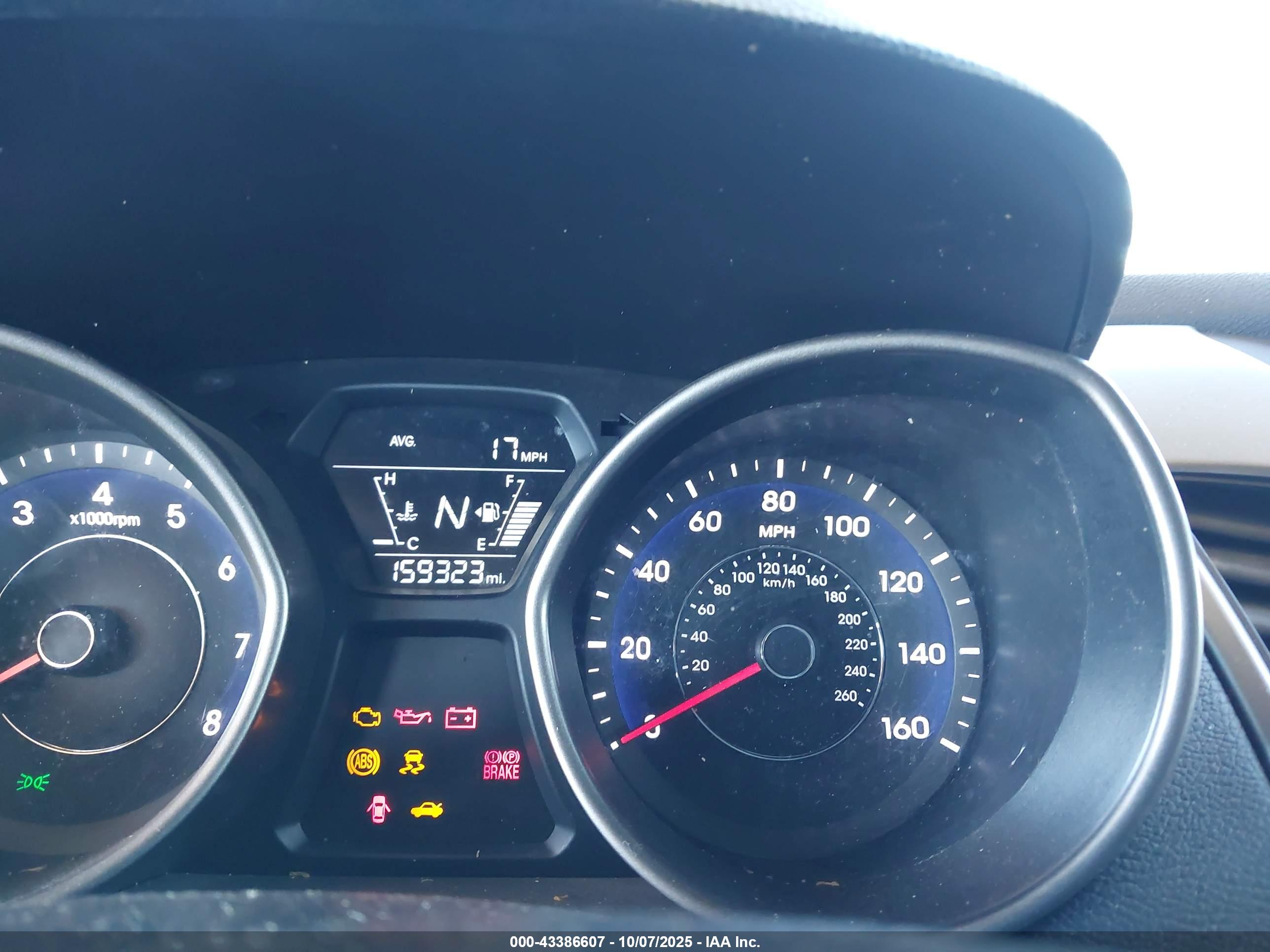 HYUNDAI ELANTRA image 7