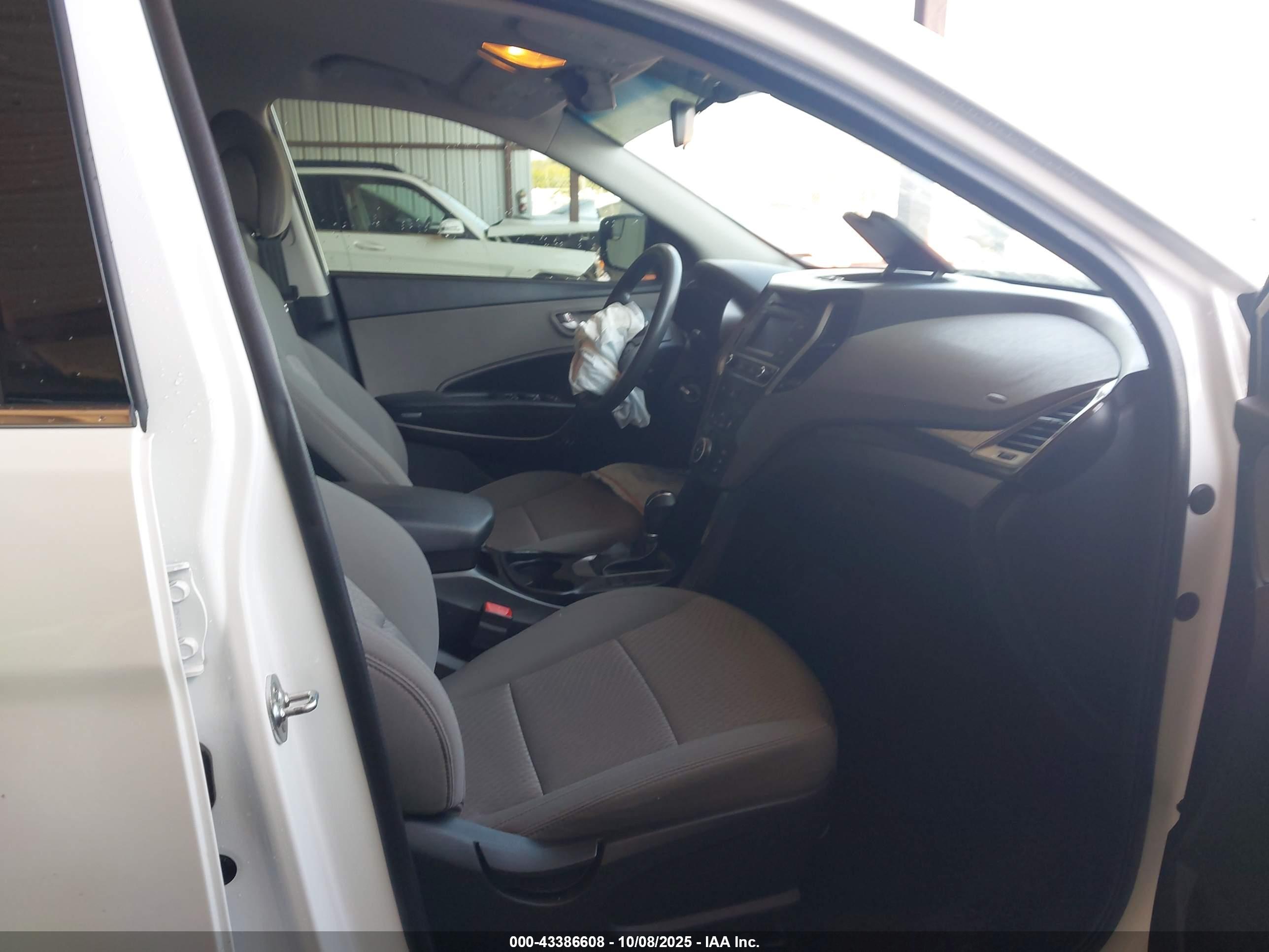 HYUNDAI SANTA image 5