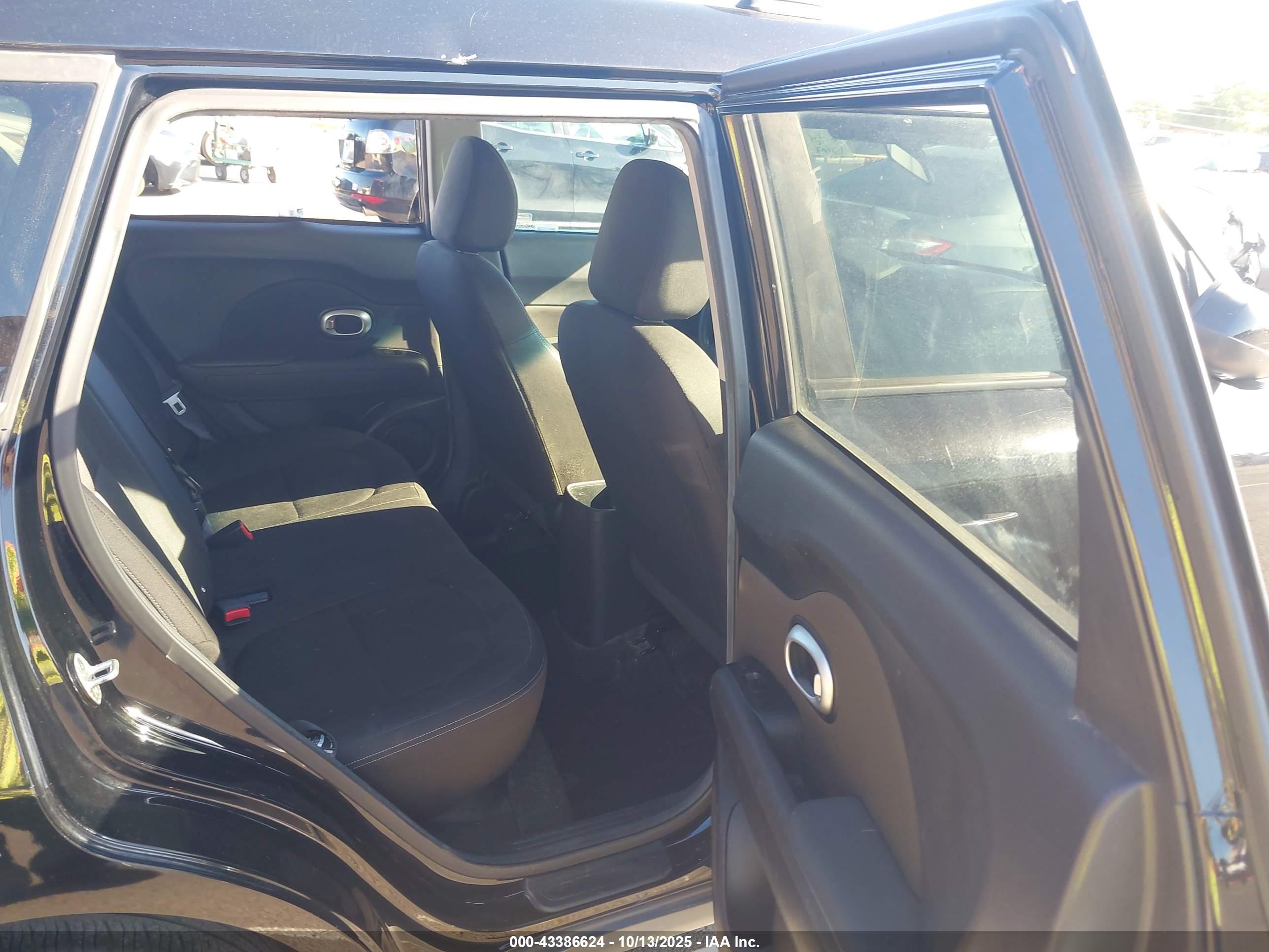 KIA SOUL image 8