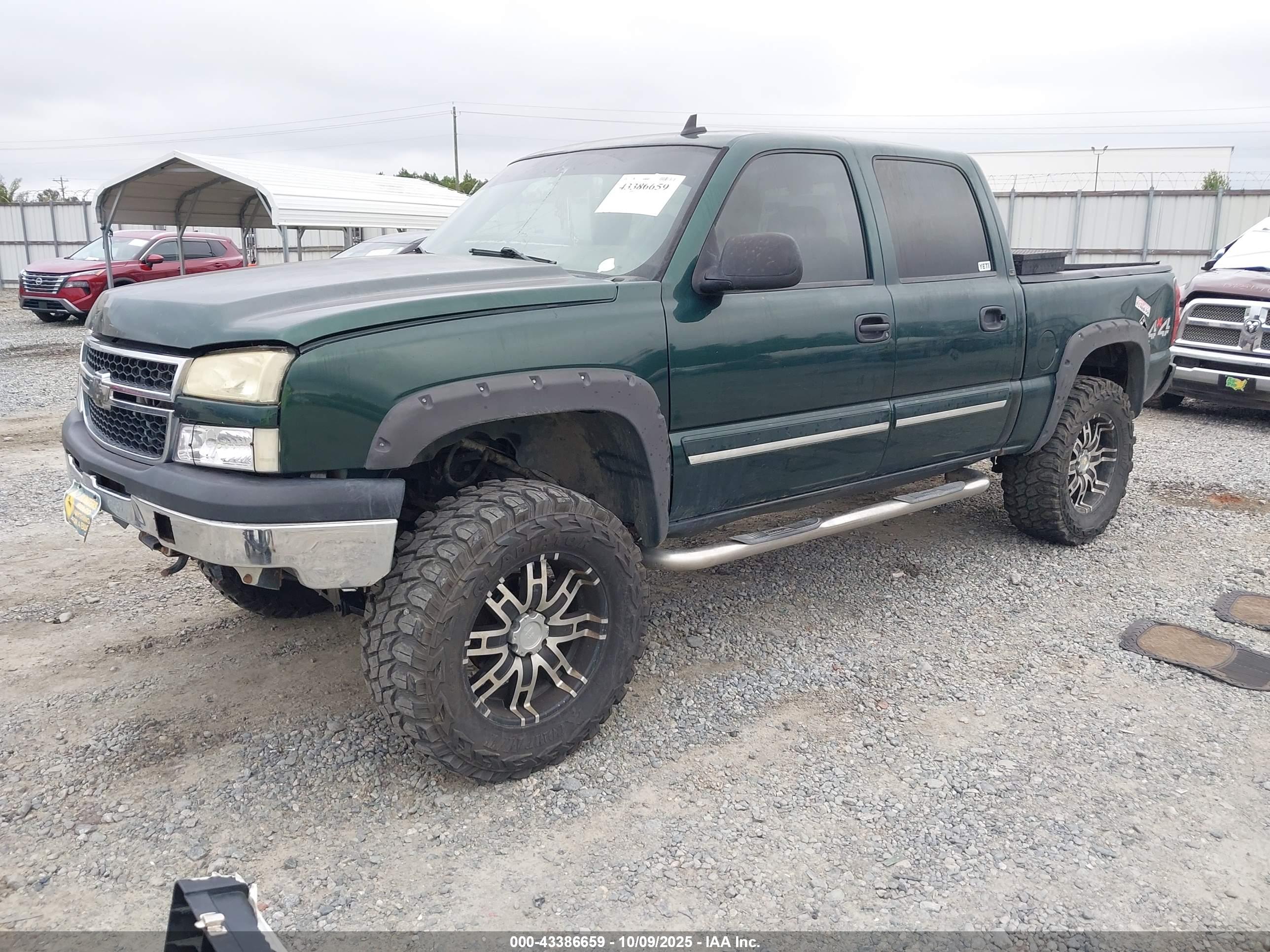 CHEVROLET SILVERADO image 2