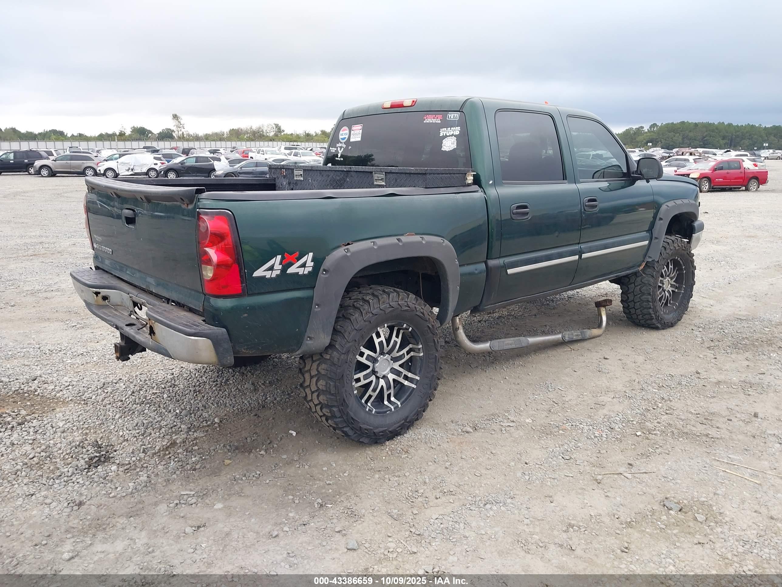 CHEVROLET SILVERADO image 4