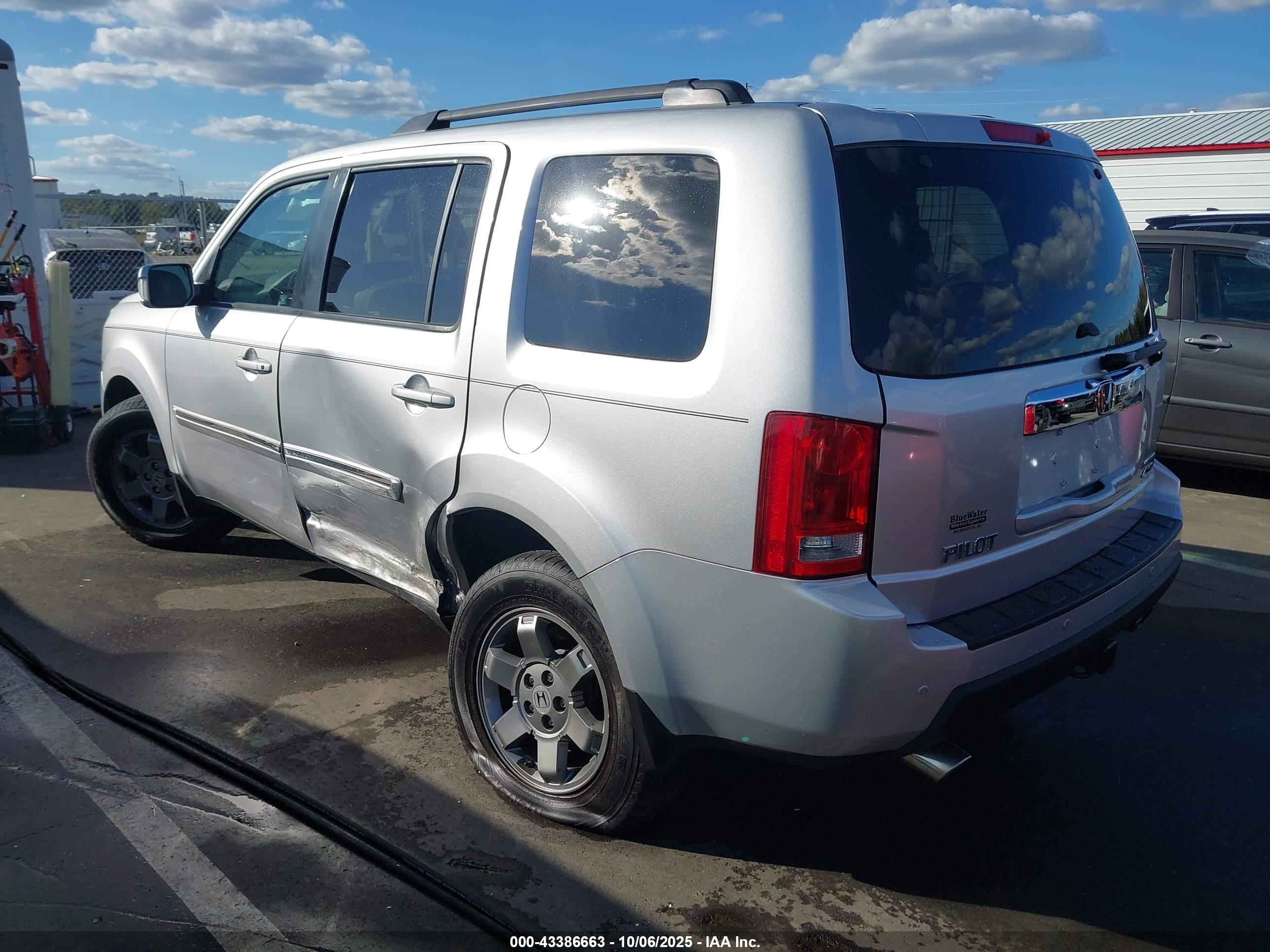 HONDA PILOT image 3