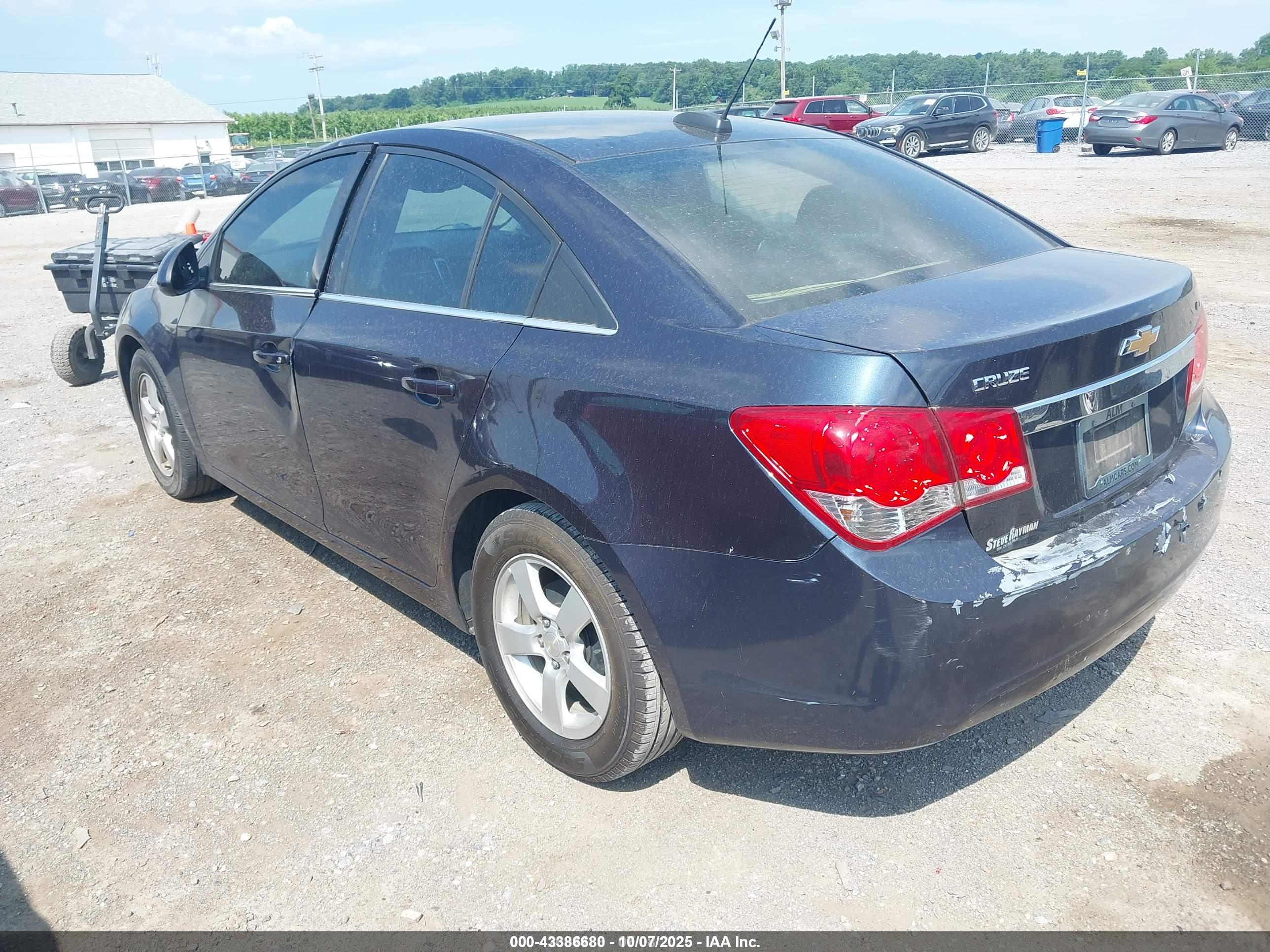 CHEVROLET CRUZE image 3