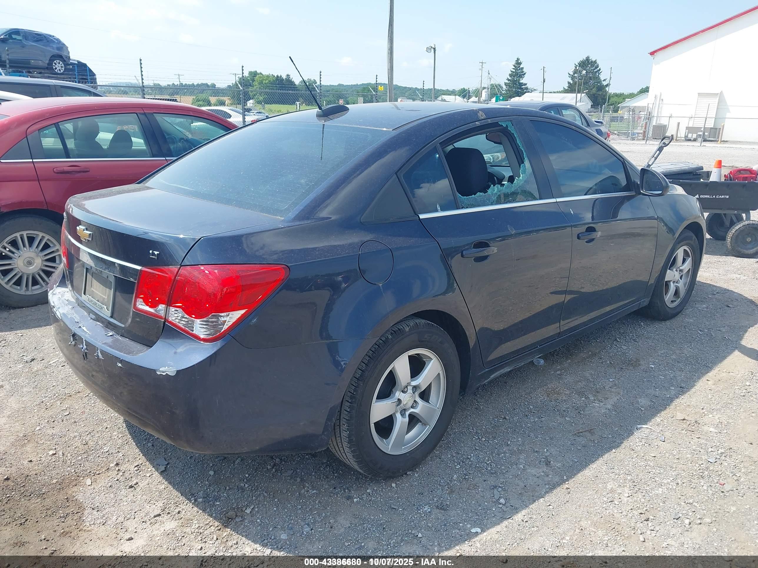 CHEVROLET CRUZE image 4