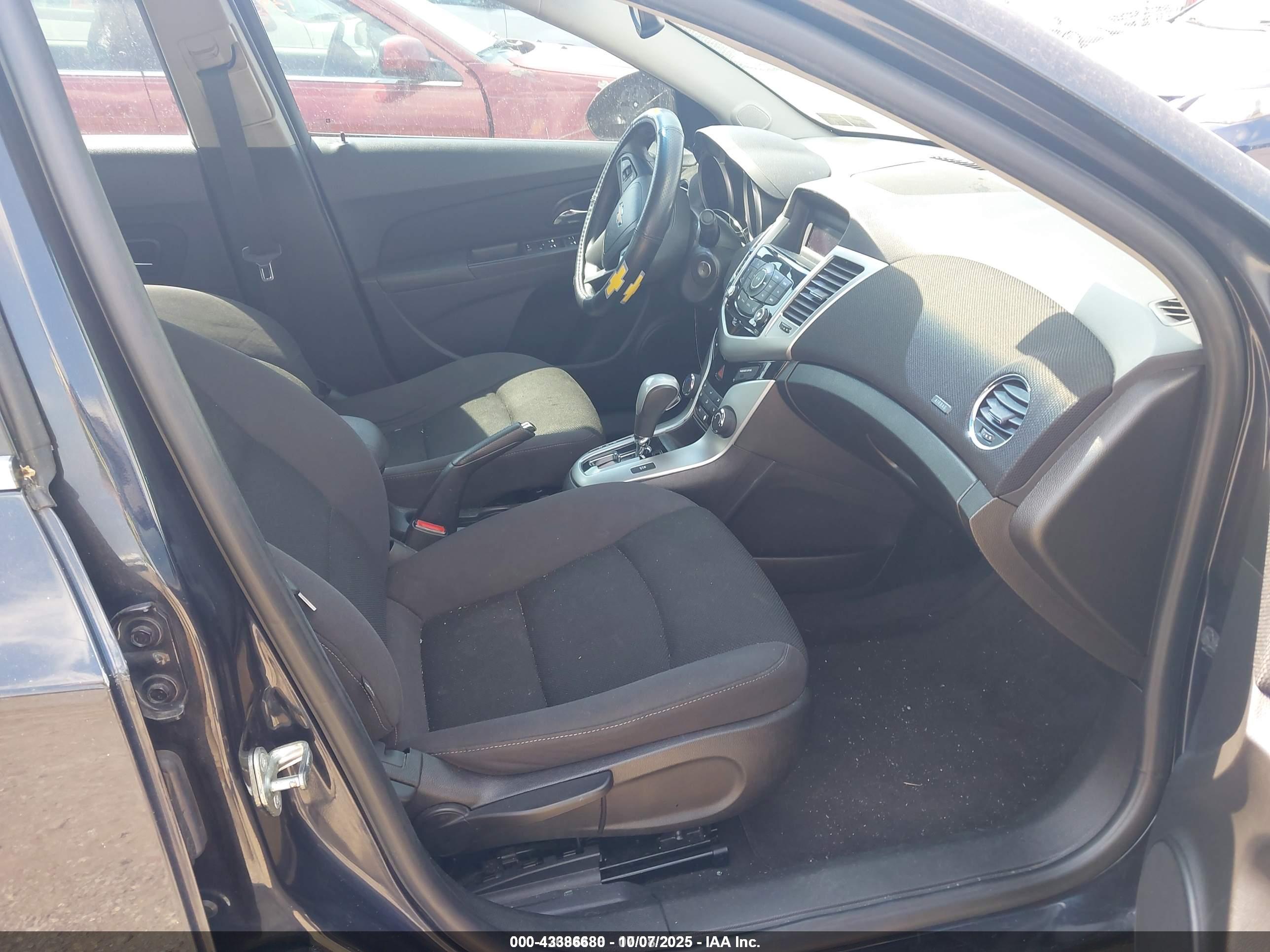 CHEVROLET CRUZE image 5