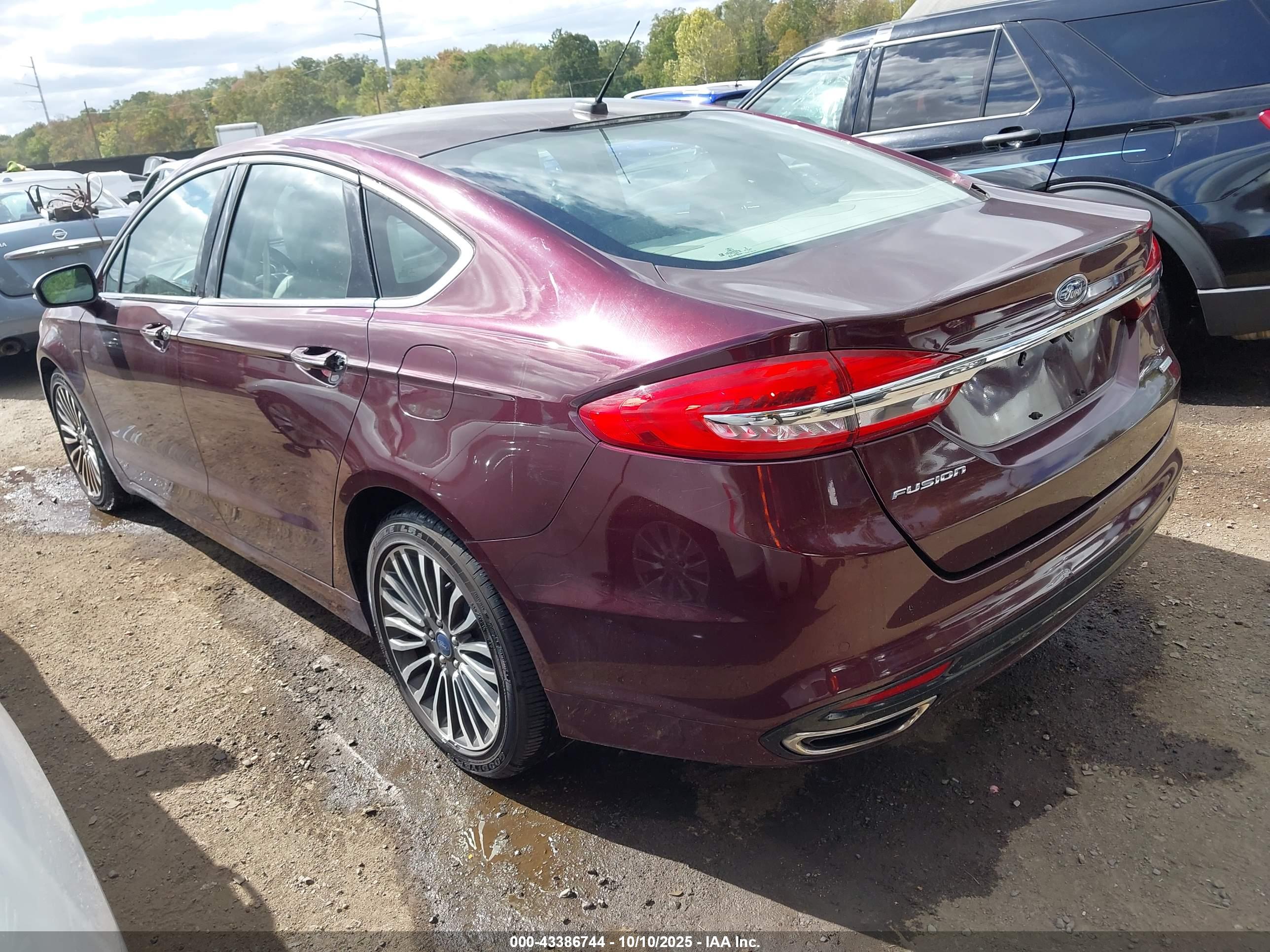 FORD FUSION image 3