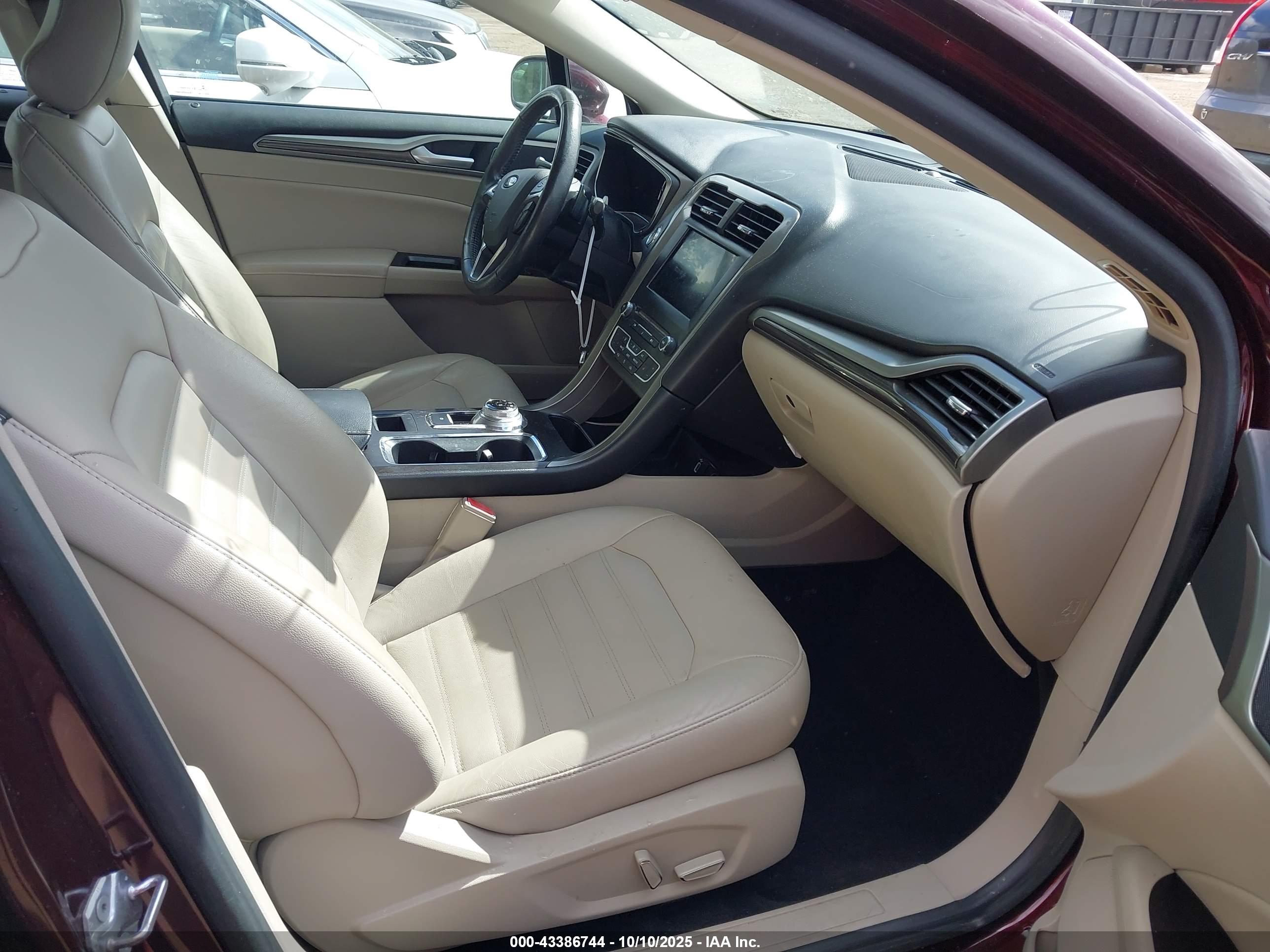 FORD FUSION image 5