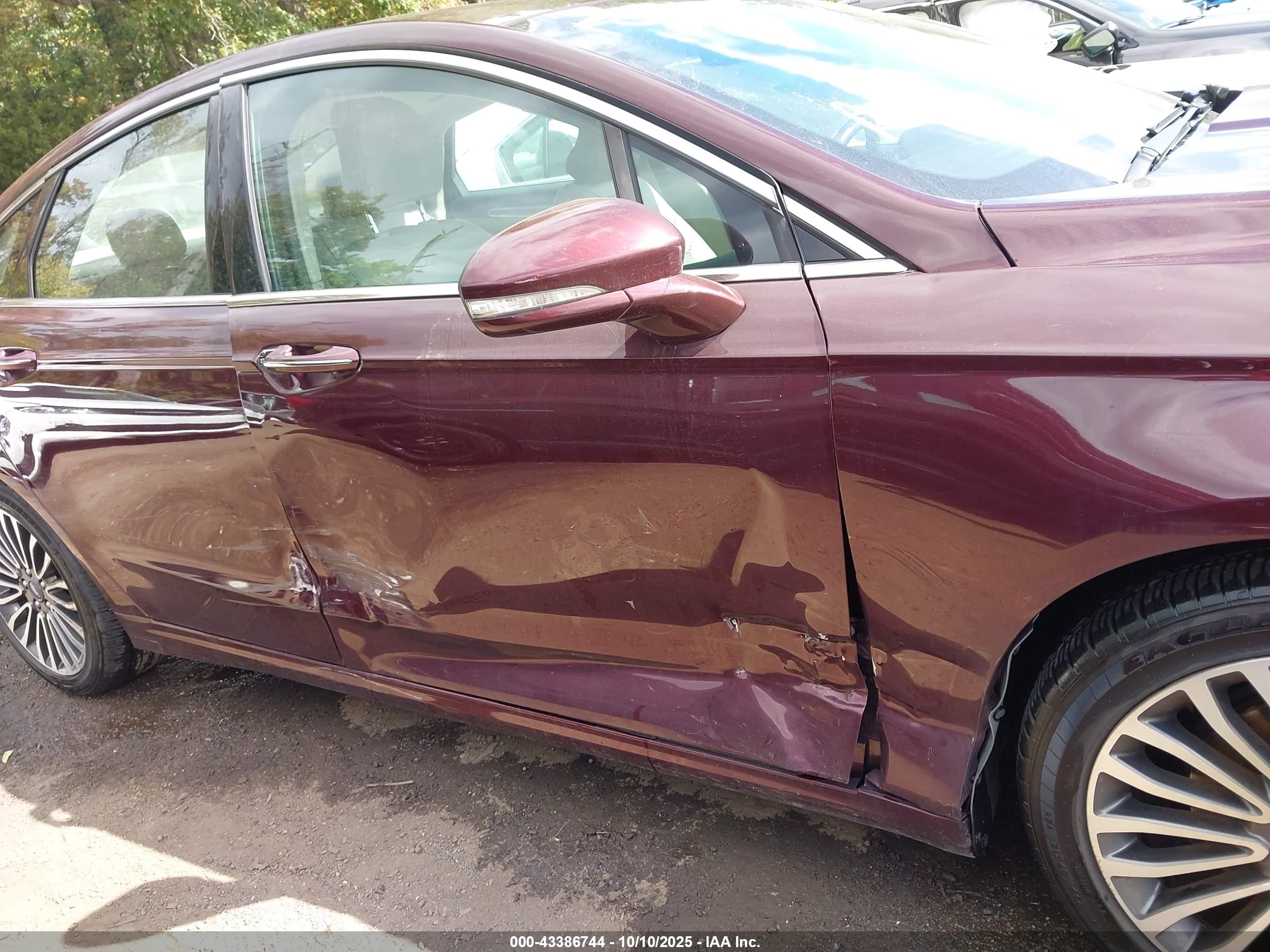 FORD FUSION image 6