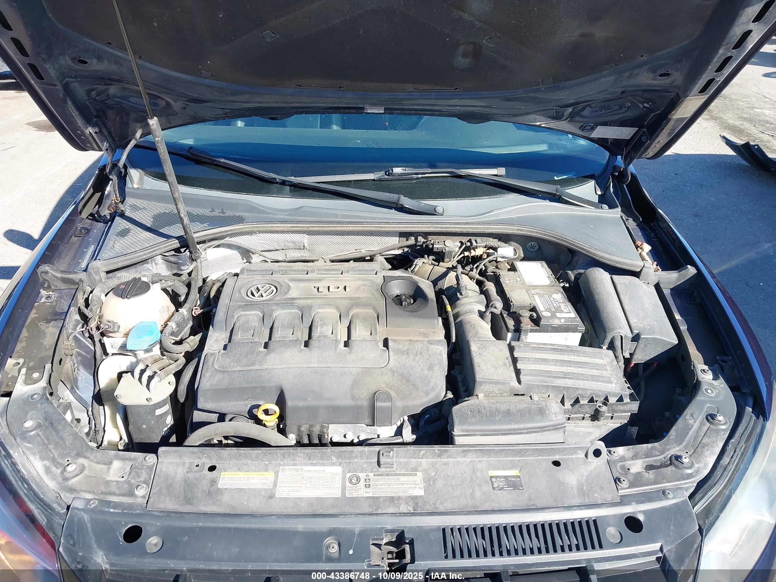 VOLKSWAGEN PASSAT image 10