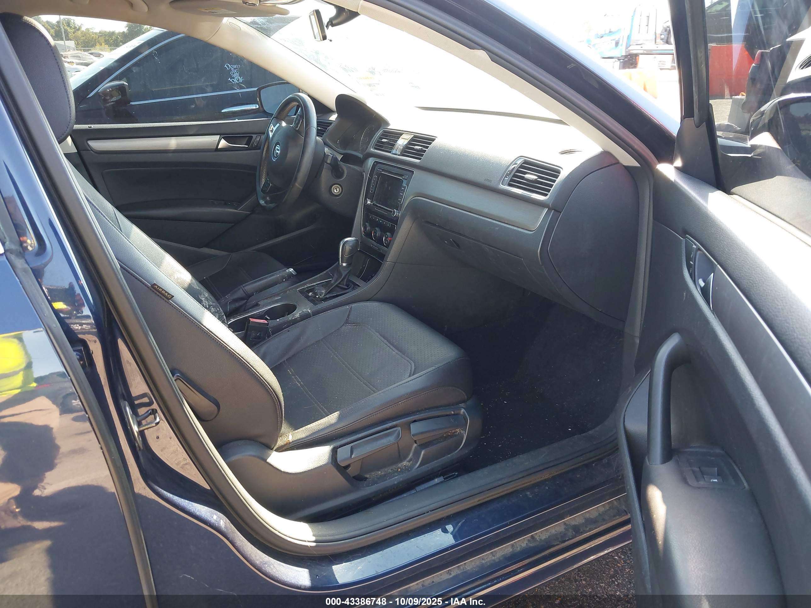 VOLKSWAGEN PASSAT image 5