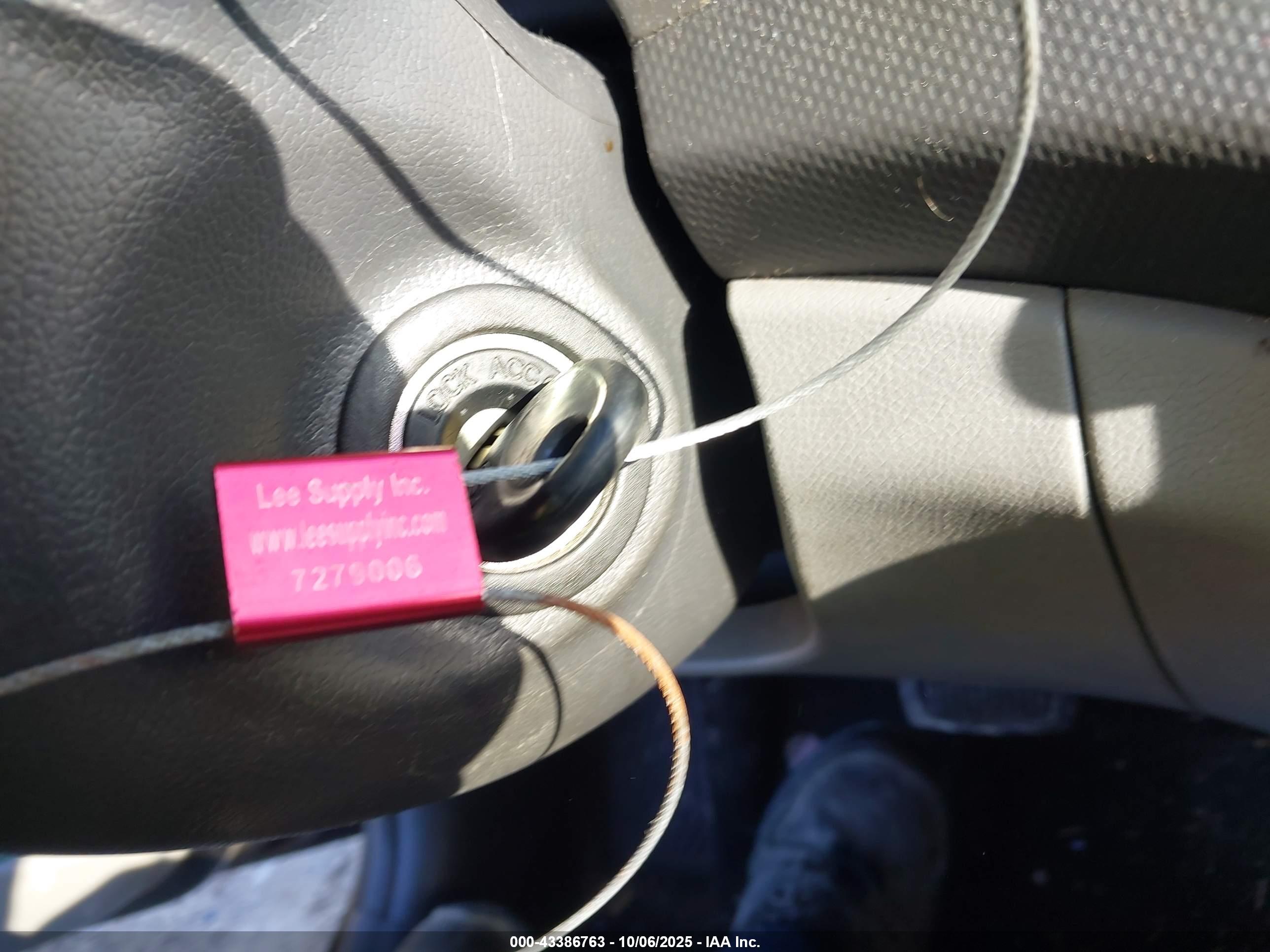 HYUNDAI ACCENT image 11